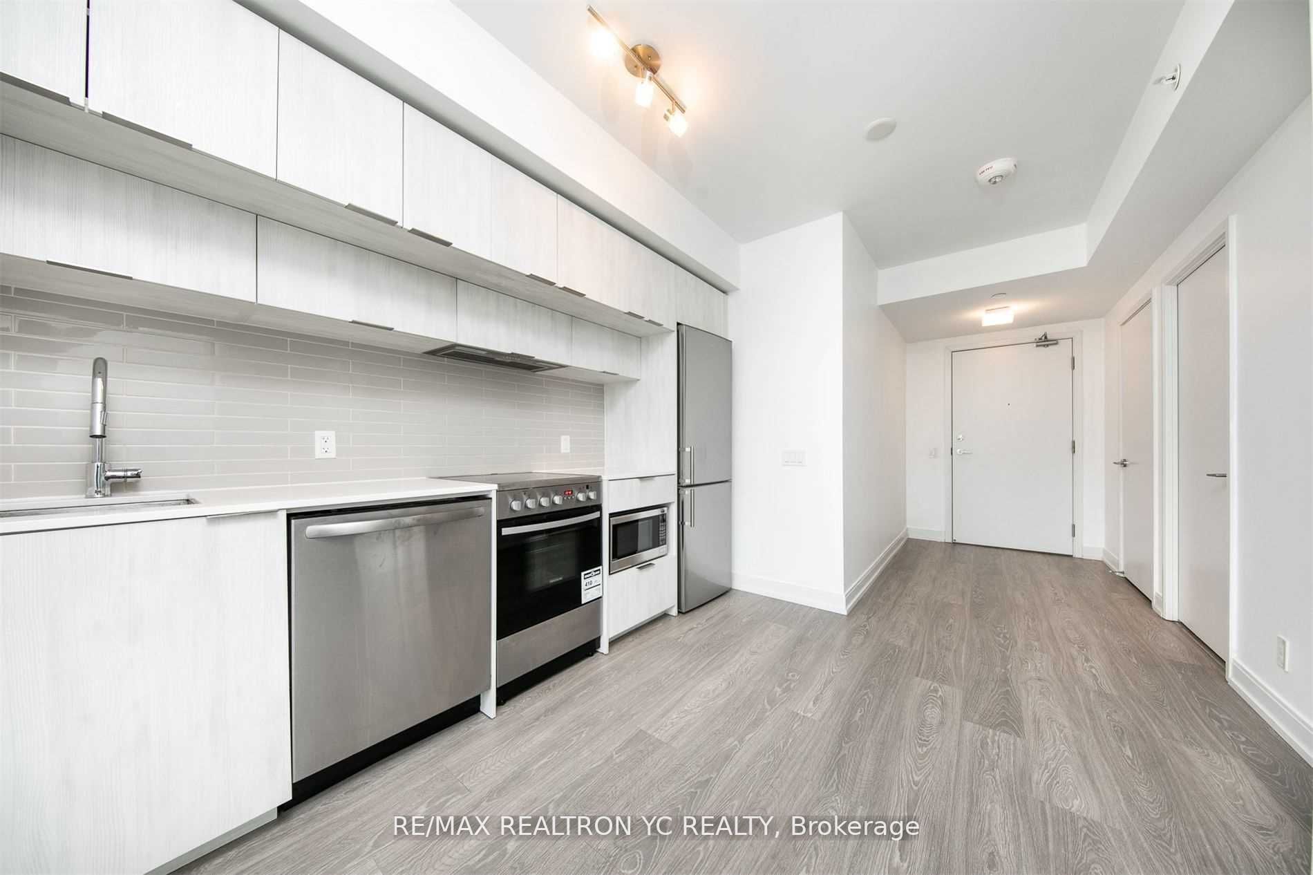 181 Dundas Street E #4007