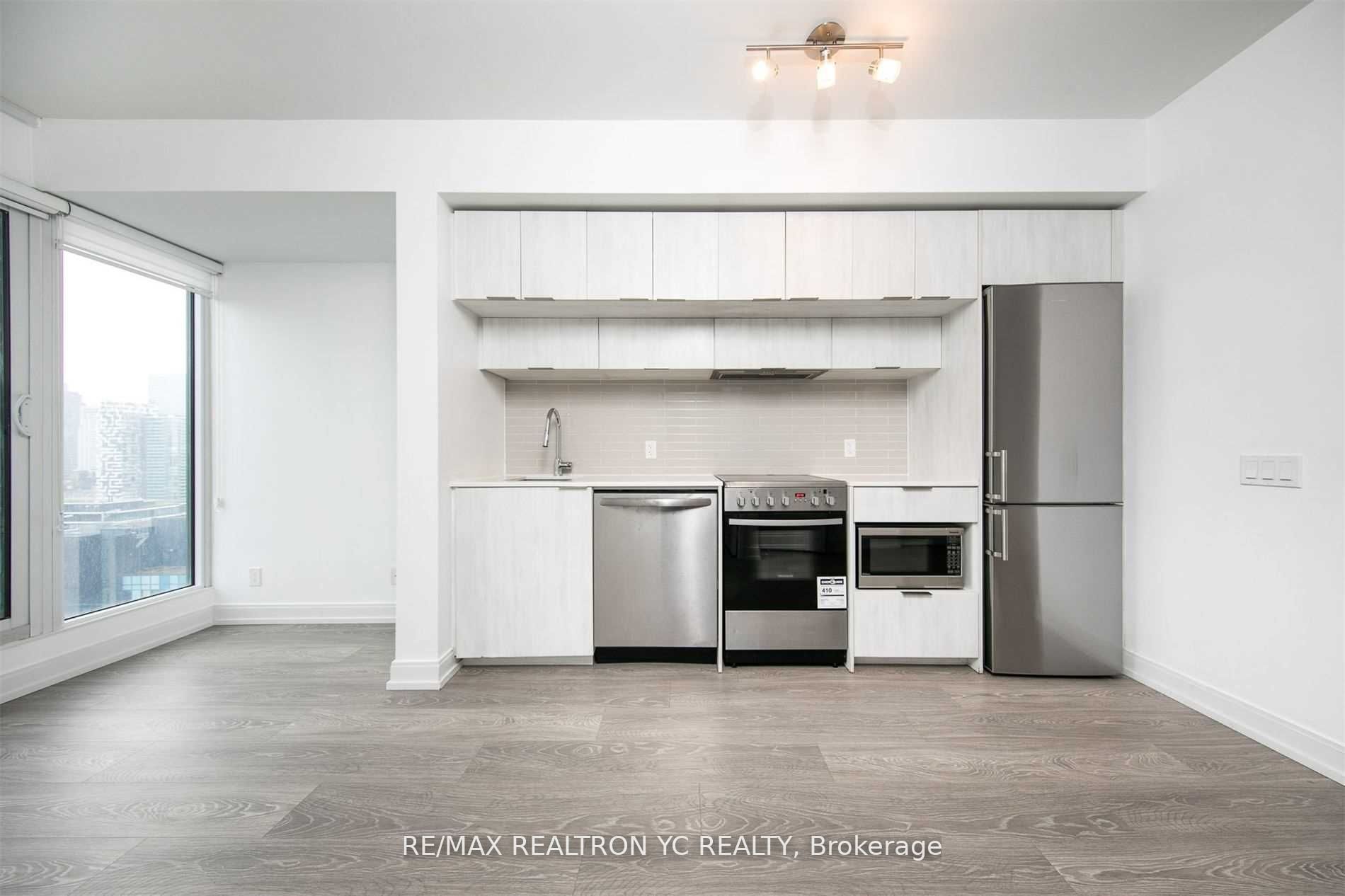 181 Dundas Street E #4007