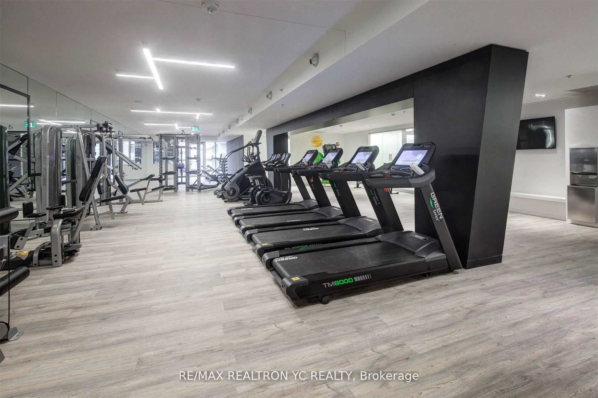 181 Dundas Street E #4007
