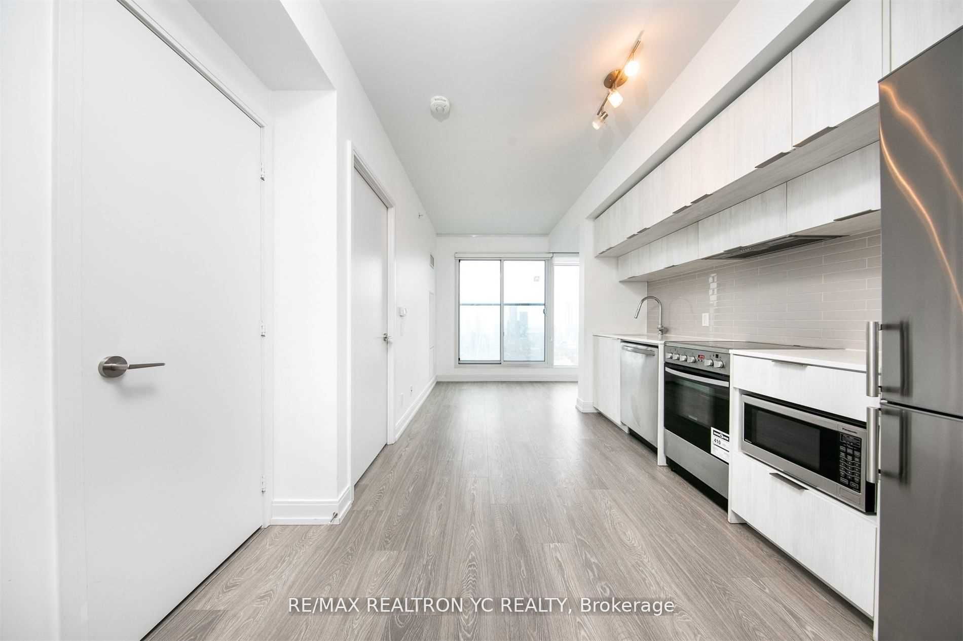 181 Dundas Street E #4007