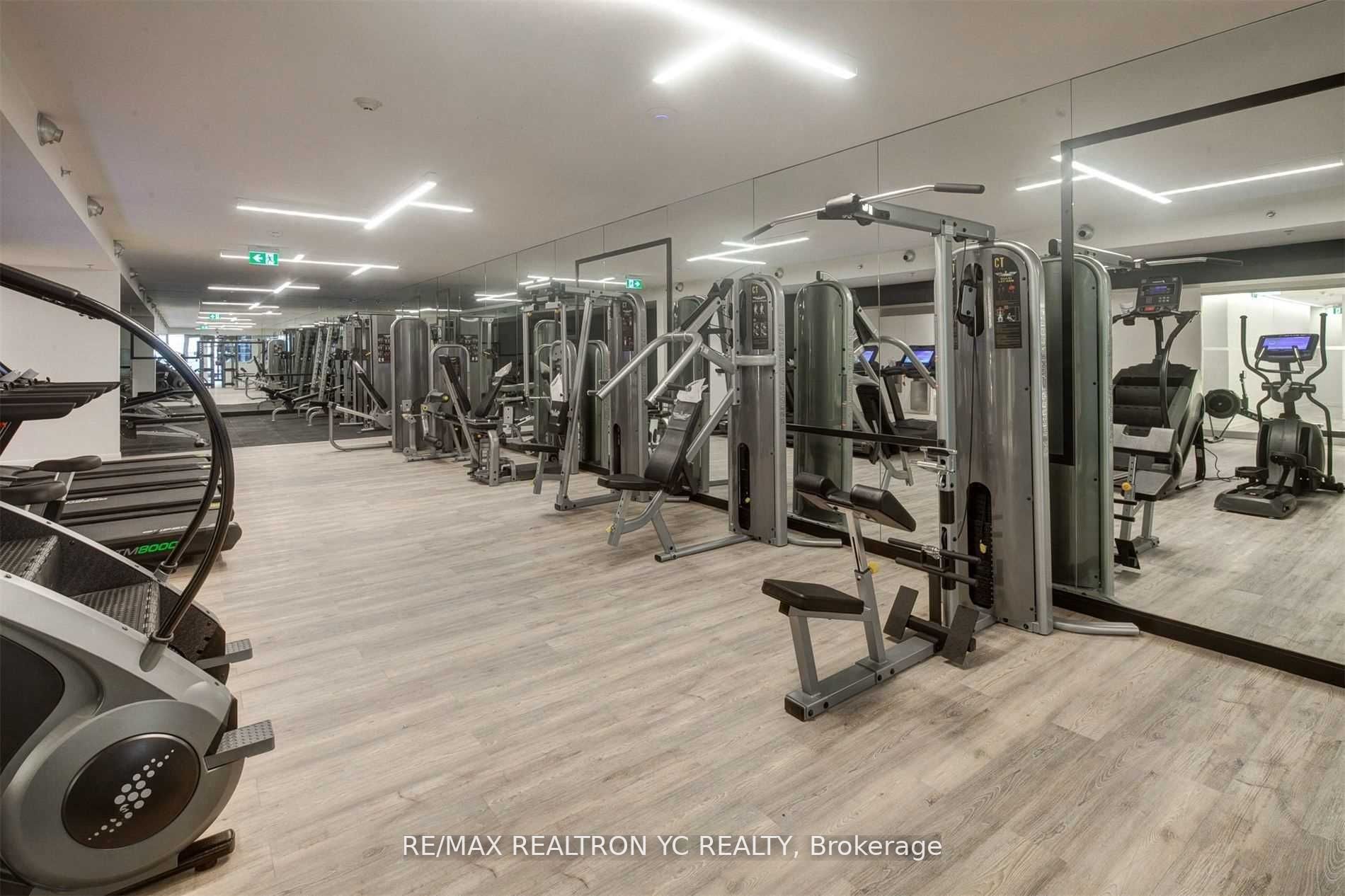181 Dundas Street E #4007
