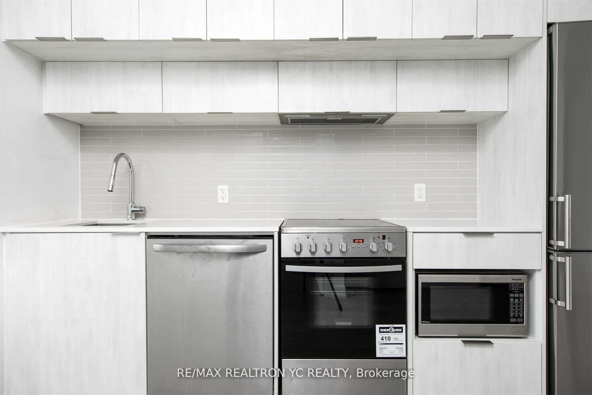 181 Dundas Street E #4007
