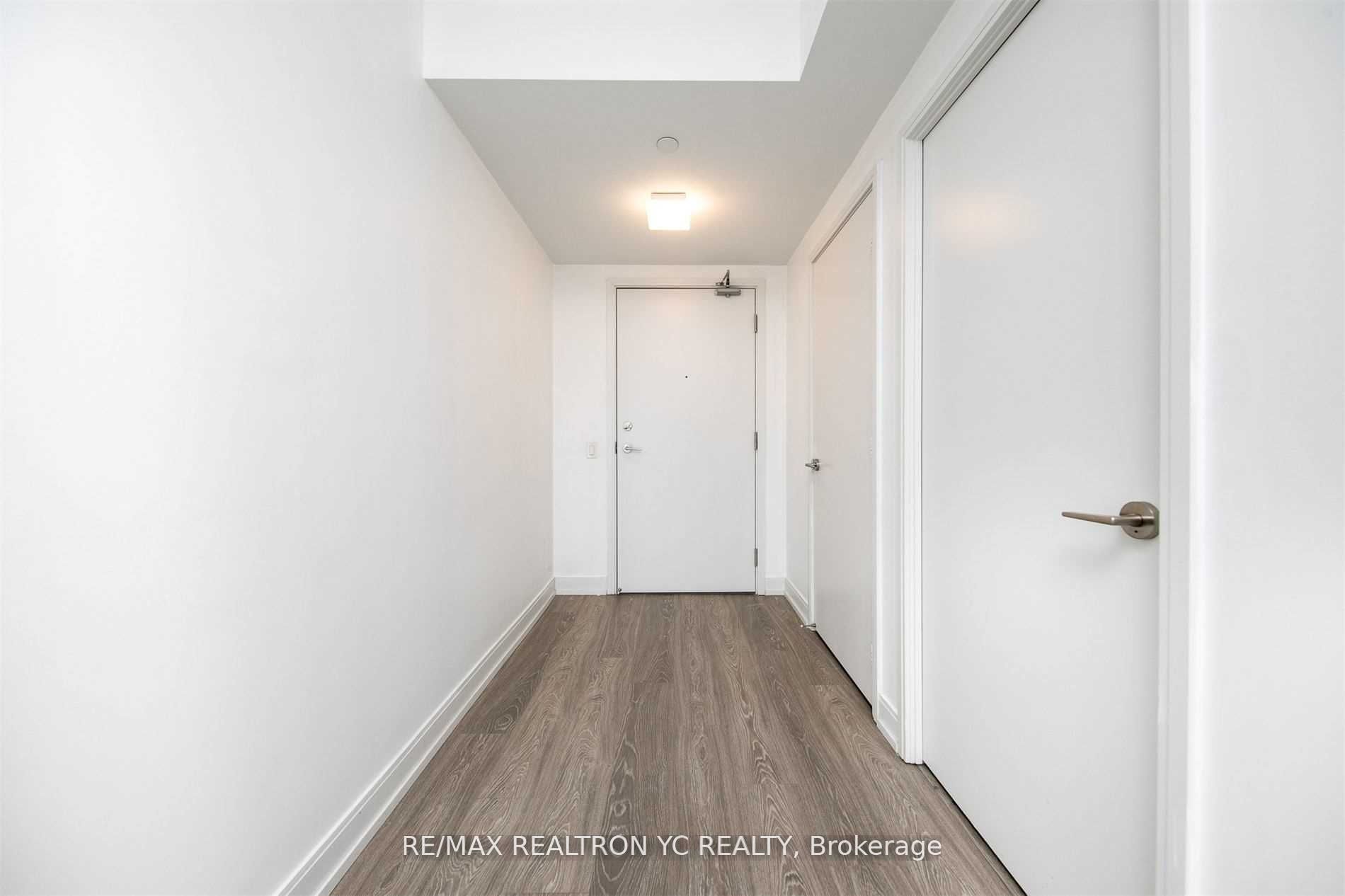 181 Dundas Street E #4007