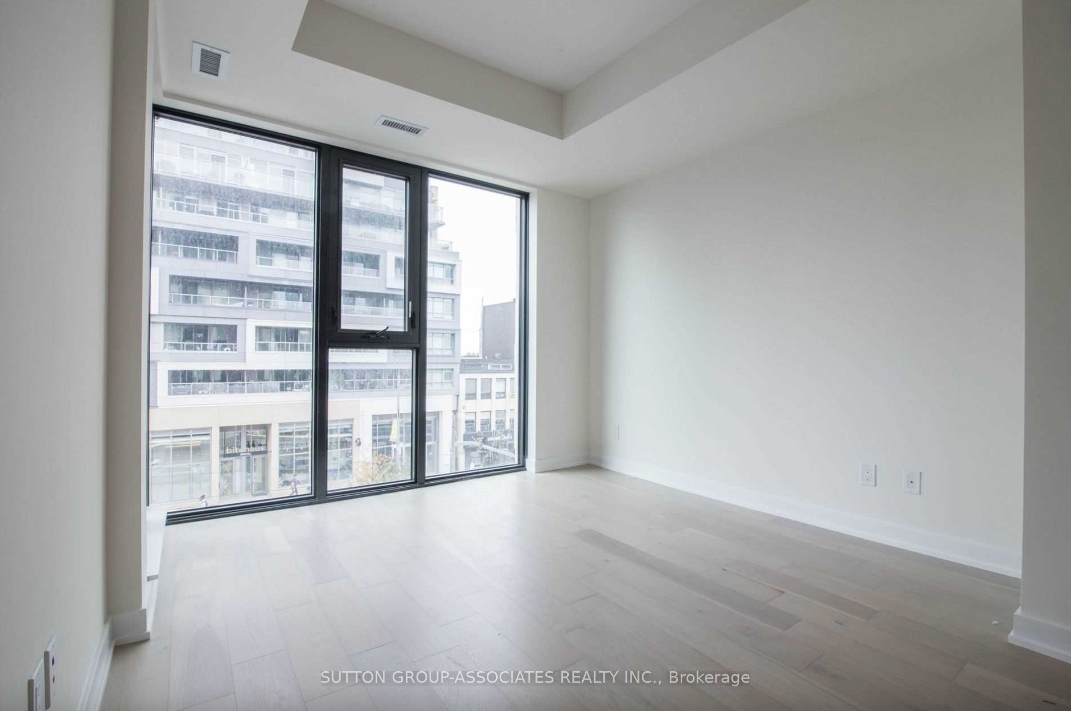 840 St Clair Avenue W, #416
