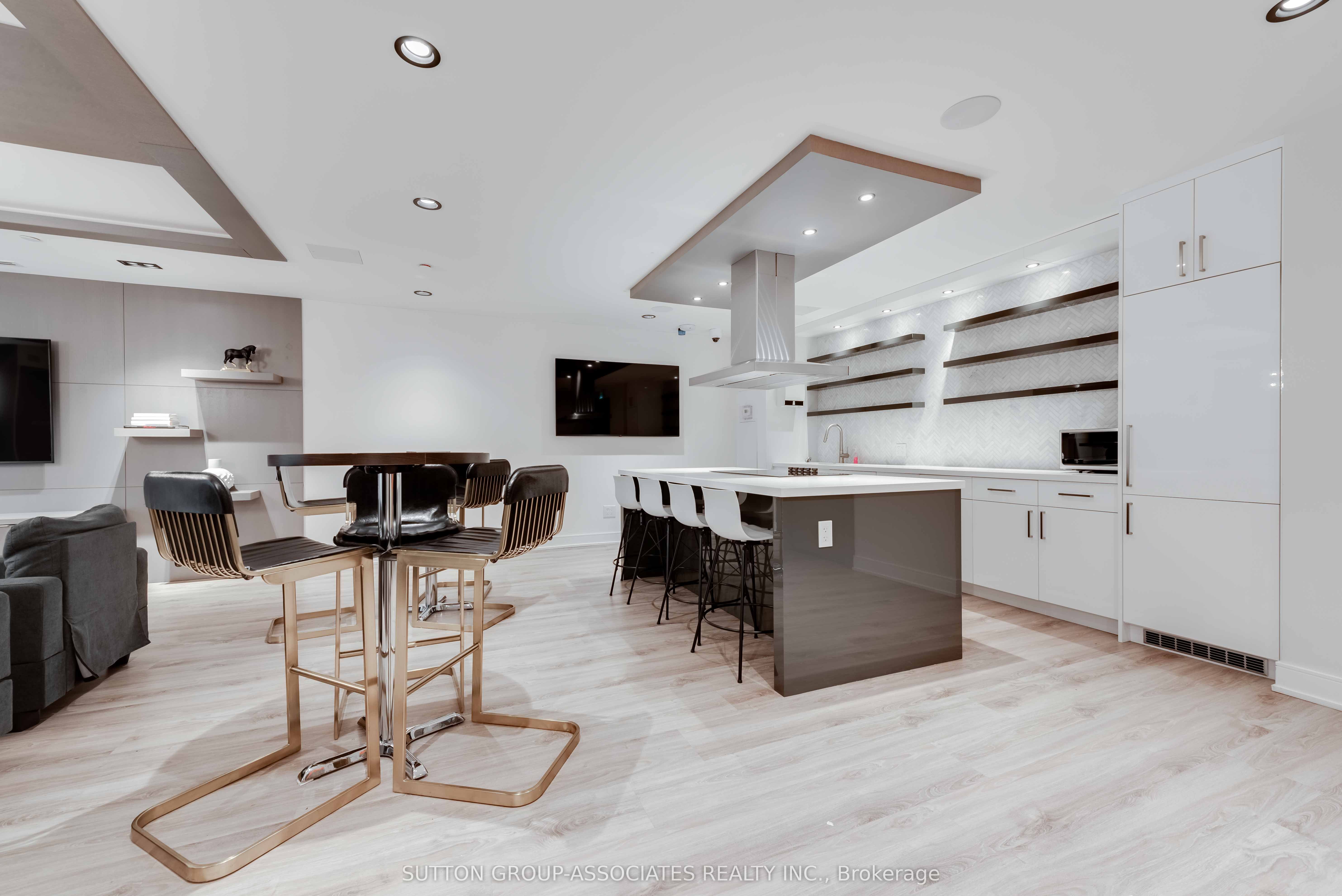 840 St Clair Avenue W, #416