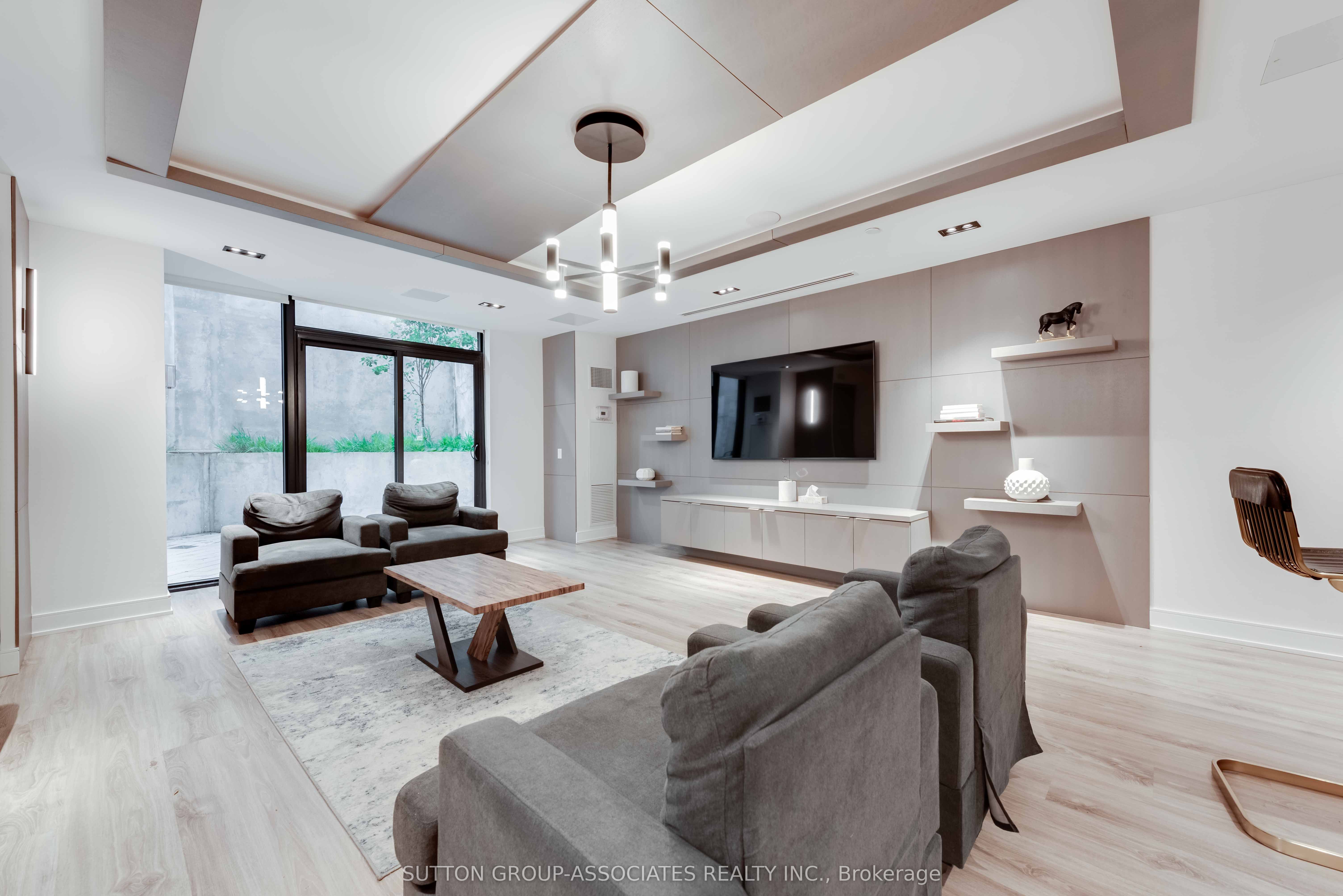 840 St Clair Avenue W, #416