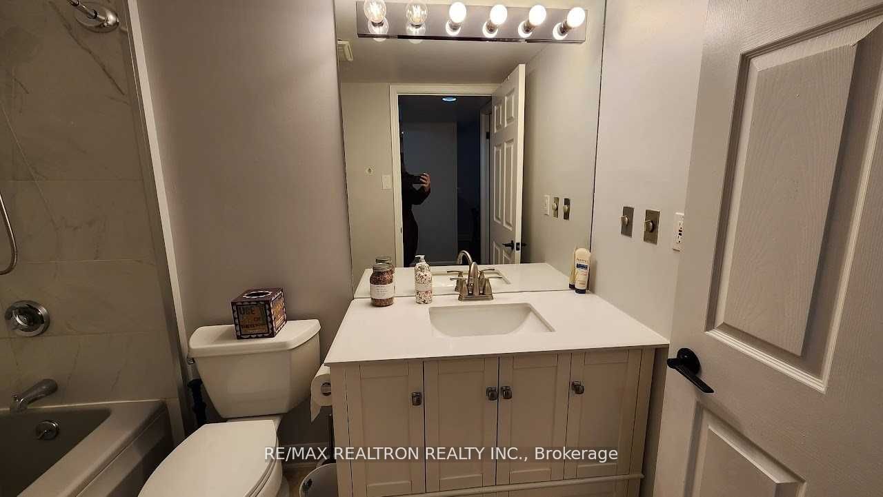 7 Broadway Avenue #211