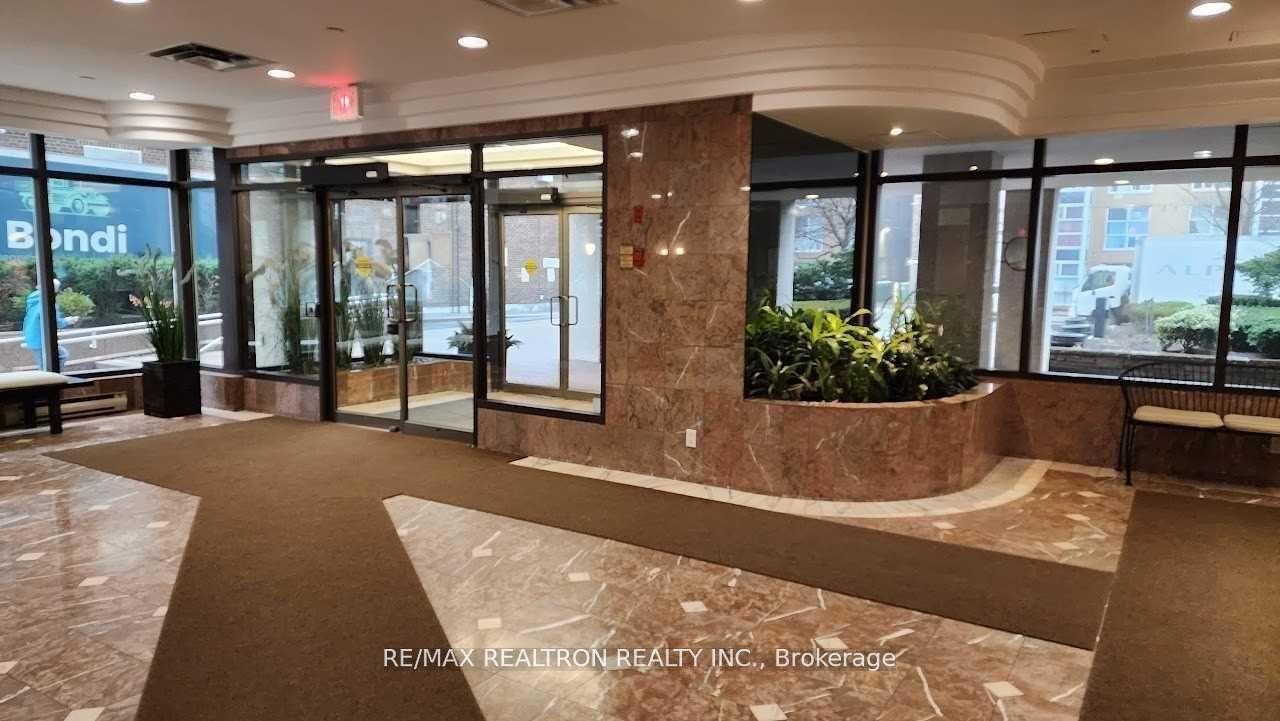 7 Broadway Avenue #211