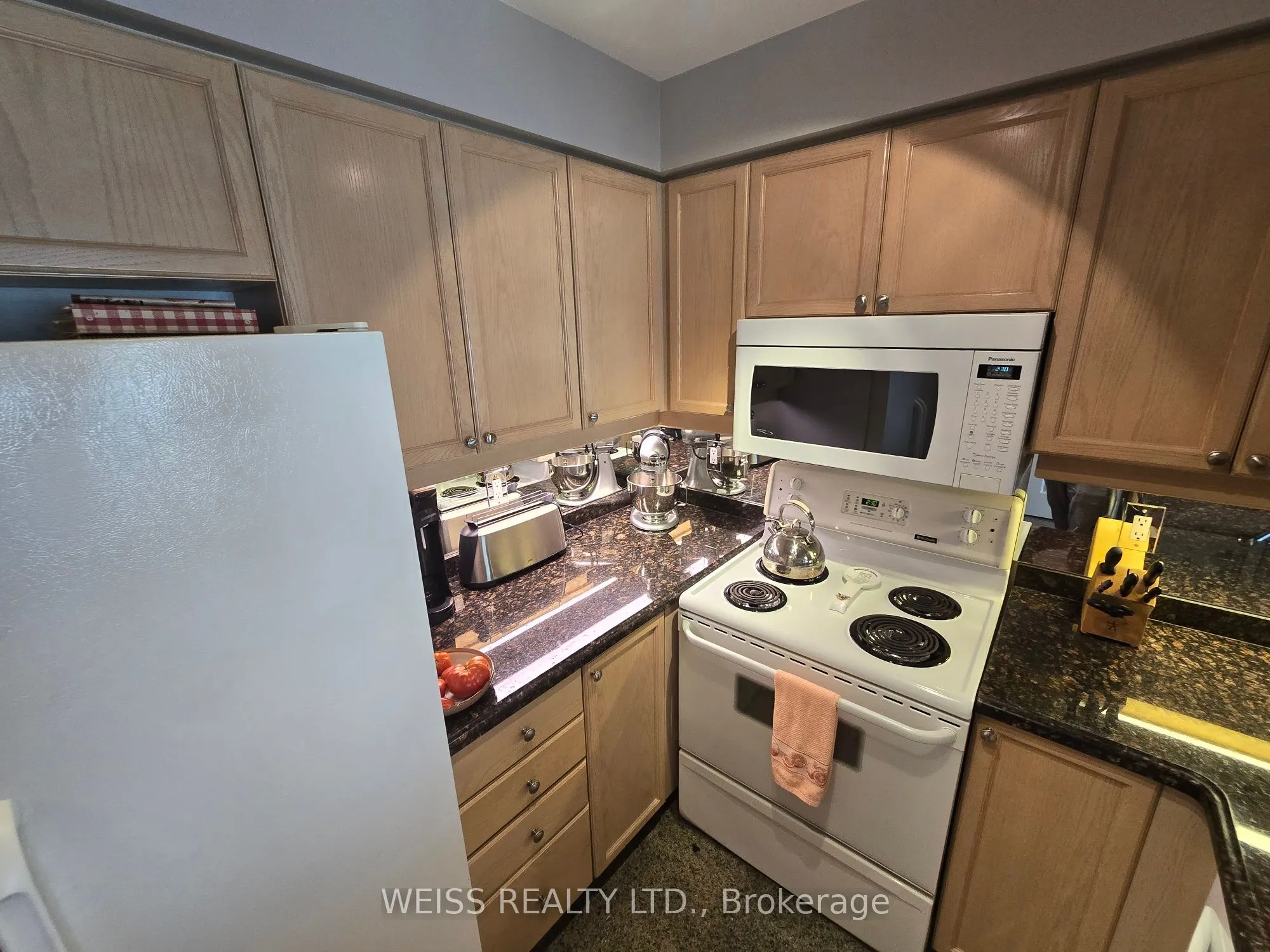 800 Spadina Road, #404