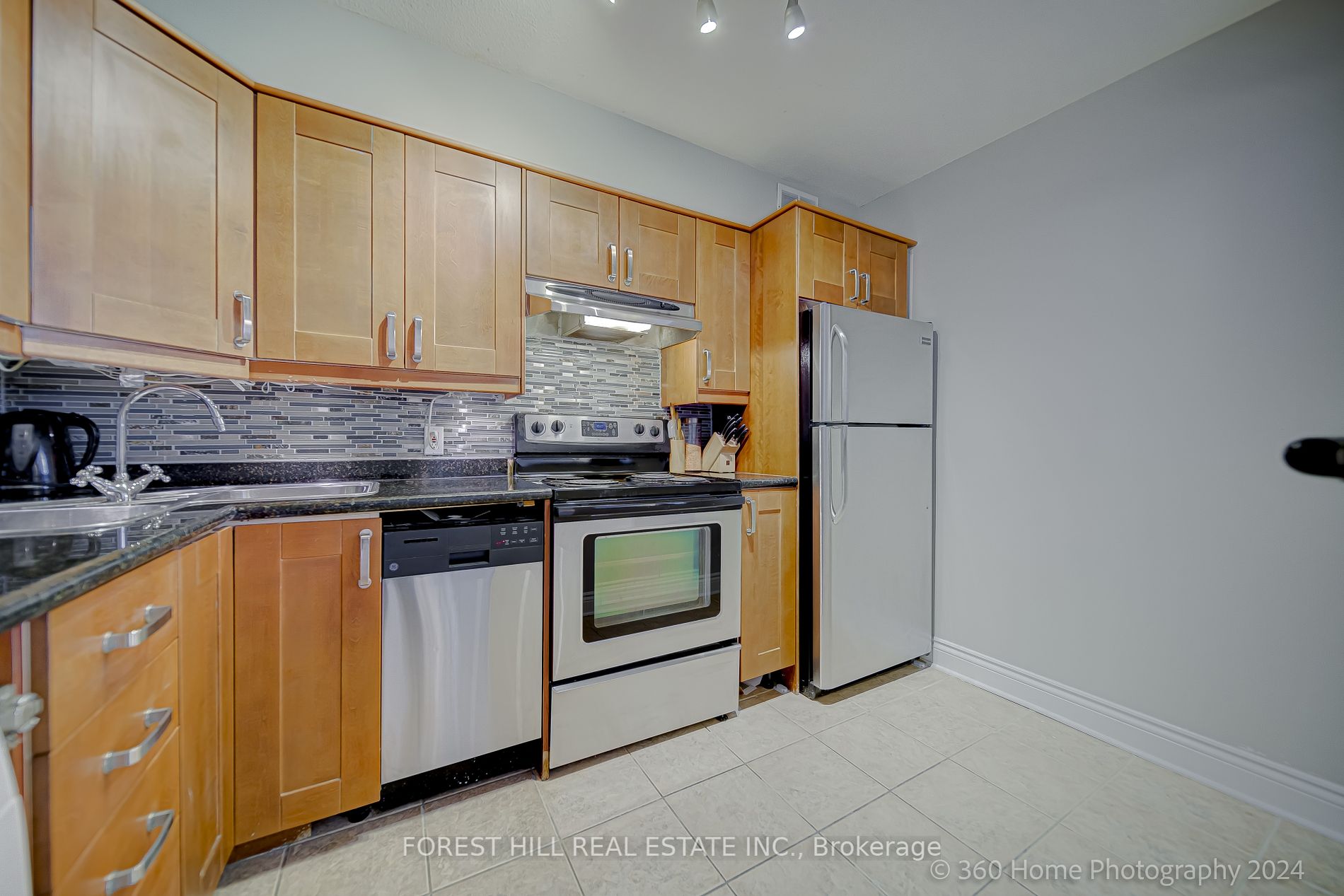 5949 Yonge Street, #803
