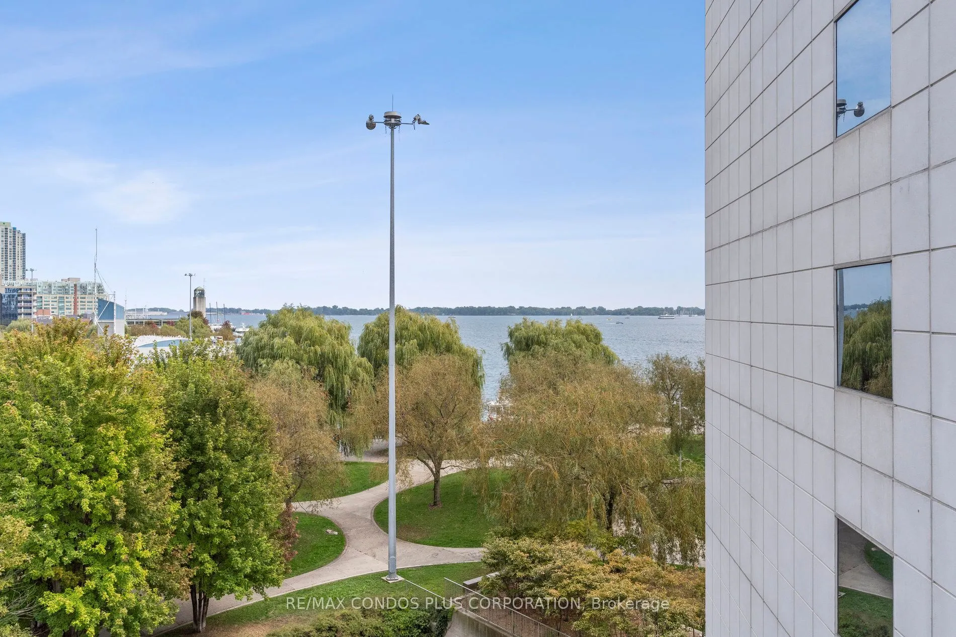 401 Queens Quay W, #512