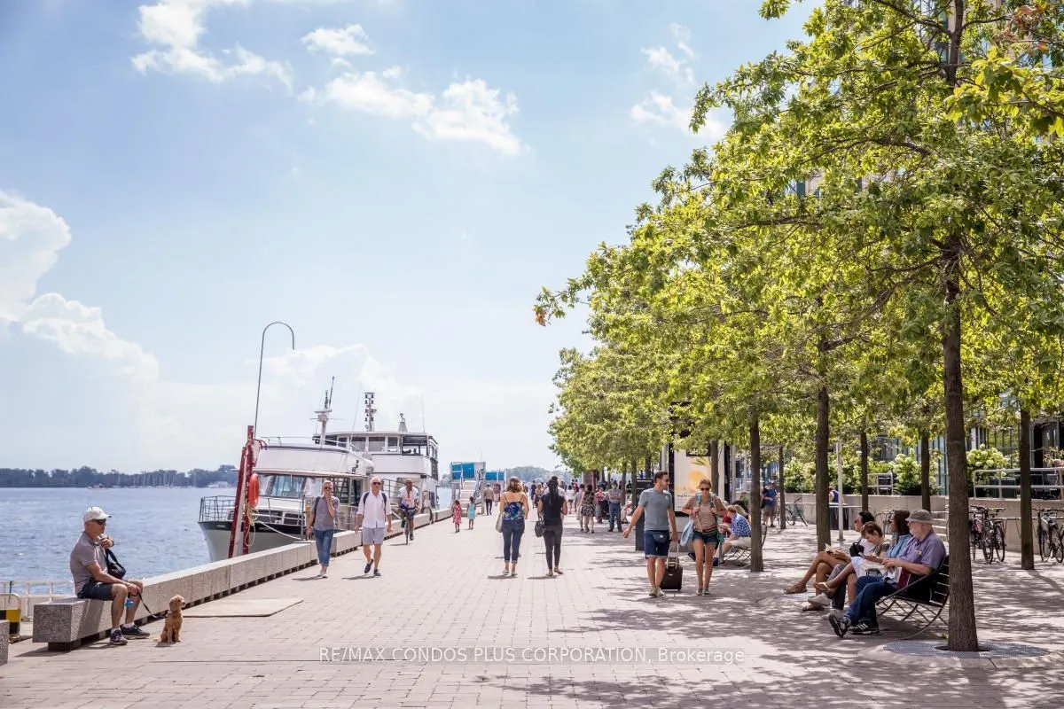 401 Queens Quay W, #512