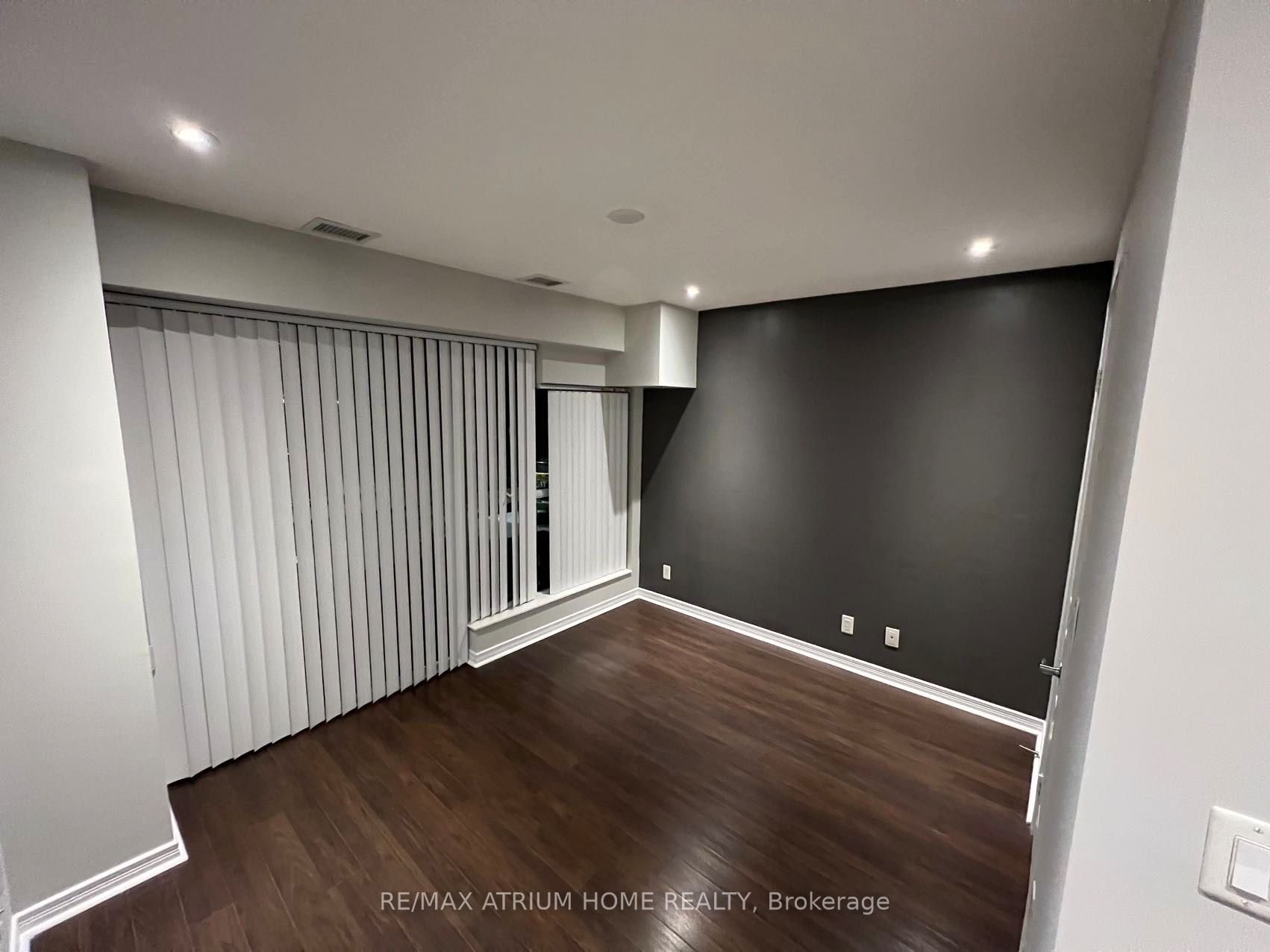 352 Front Street W, #101
