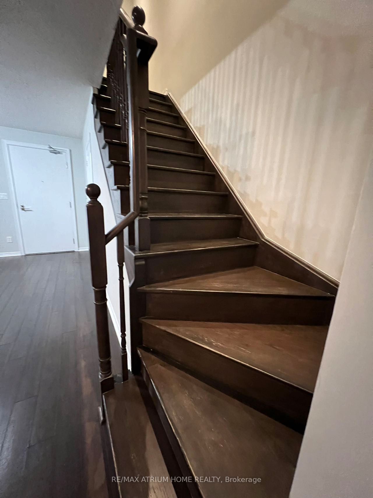 352 Front Street W, #101