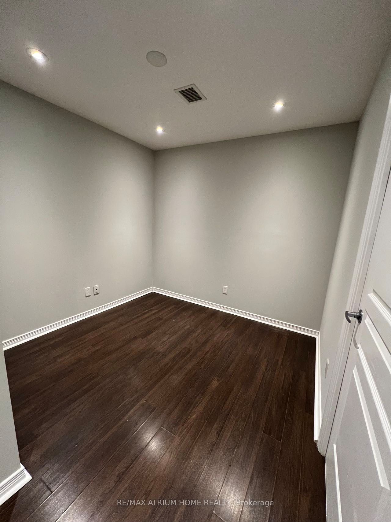 352 Front Street W, #101