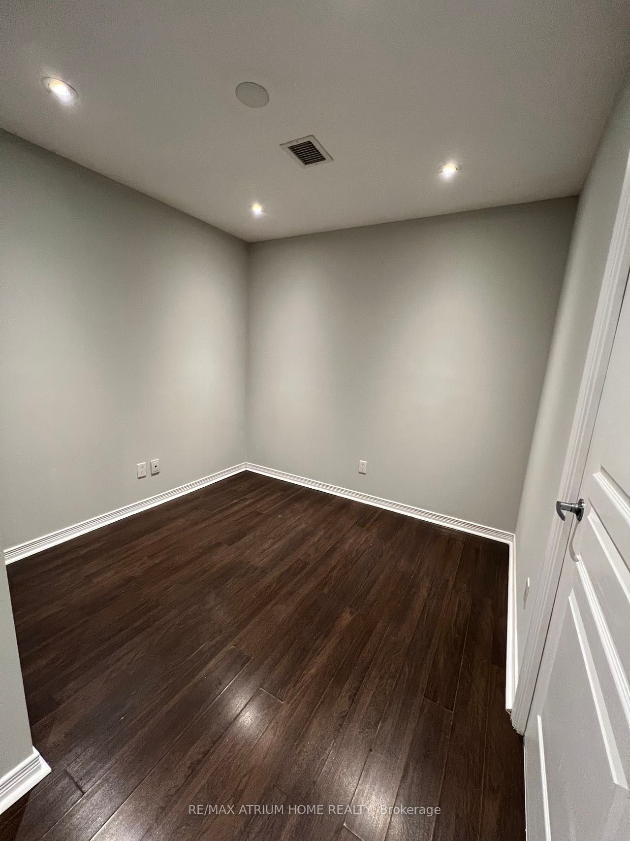 352 Front Street W, #101