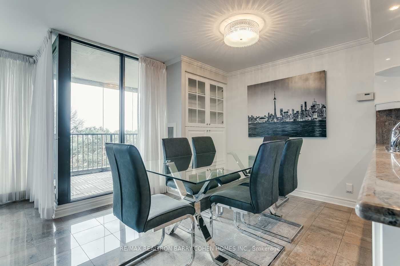 33 Harbour Square, #503