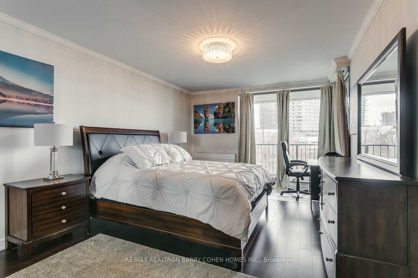 33 Harbour Square, #503
