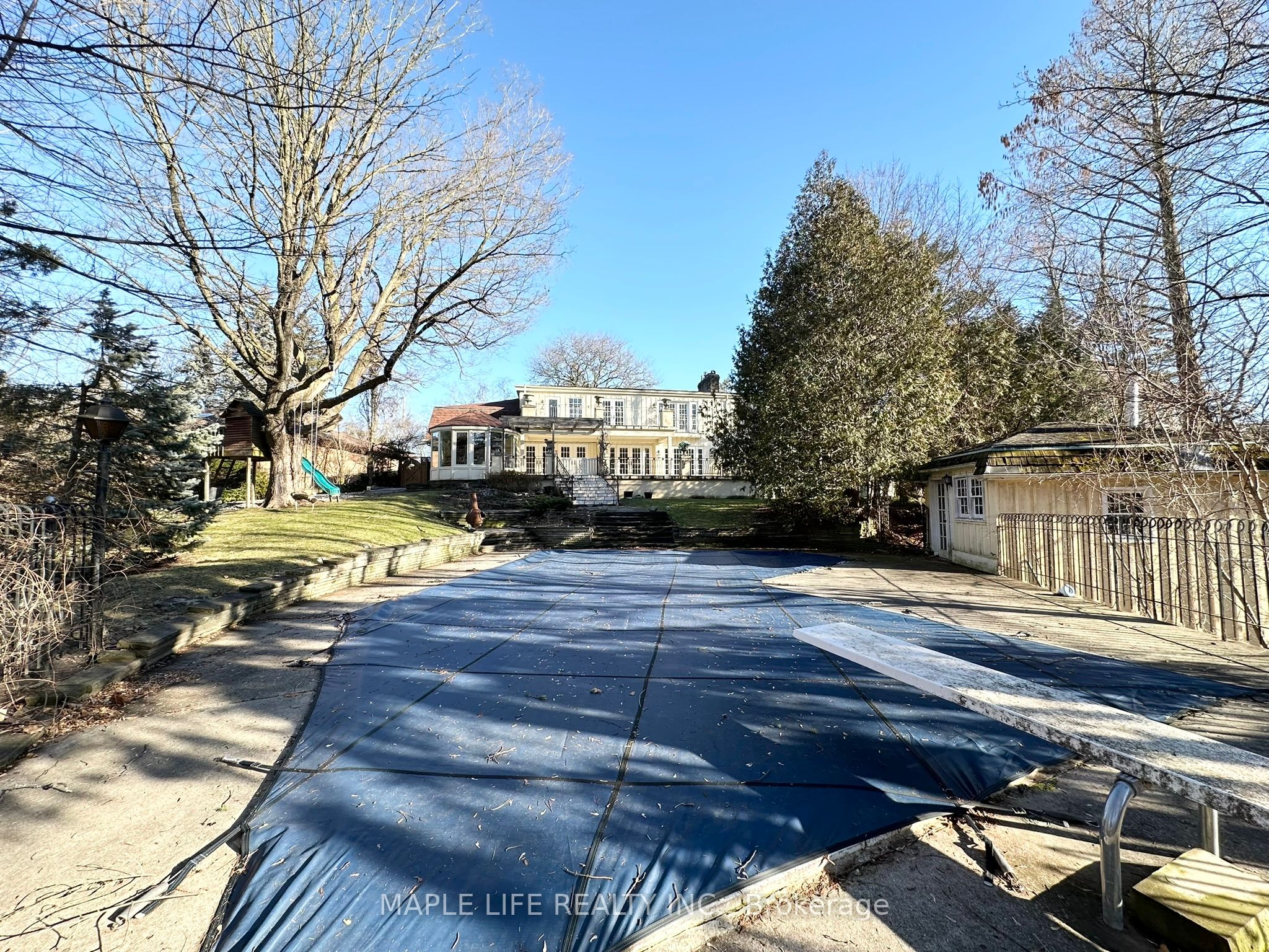 16 Brian Cliff Drive