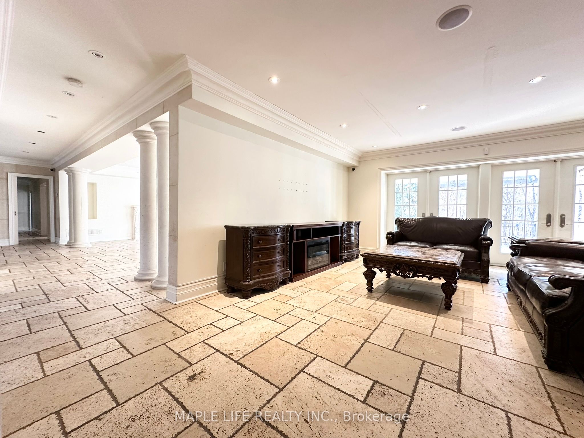16 Brian Cliff Drive