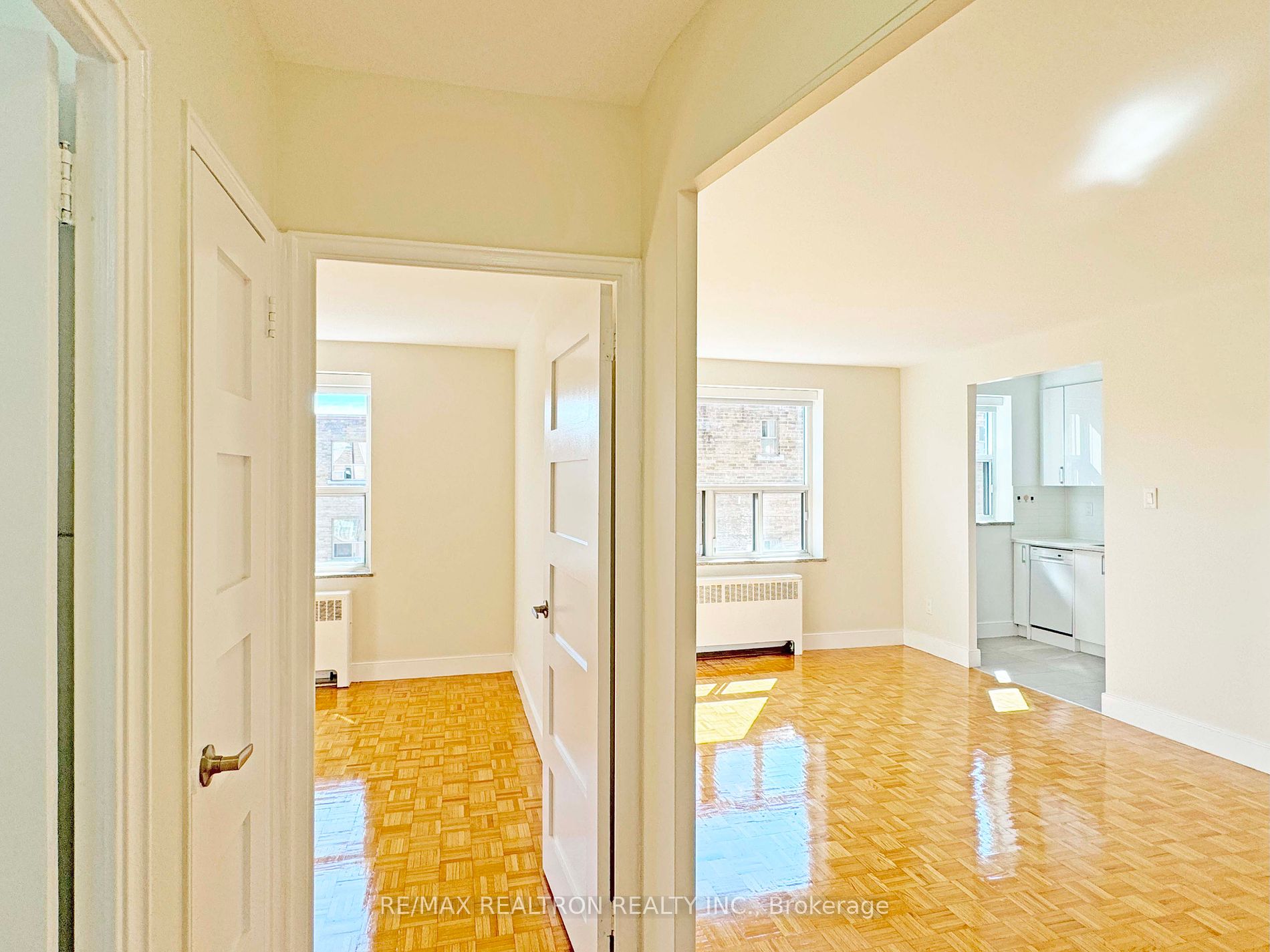 1291 Bayview Avenue, #405