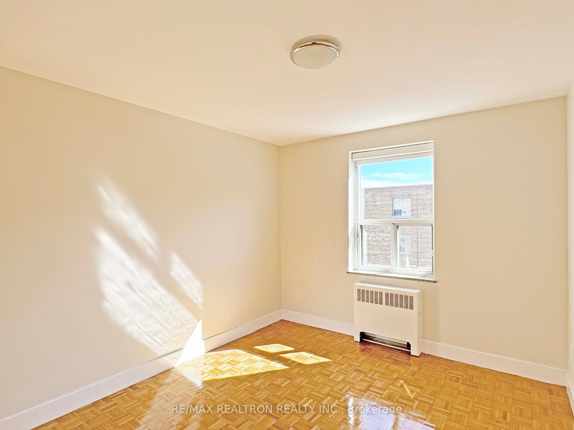 1291 Bayview Avenue, #405