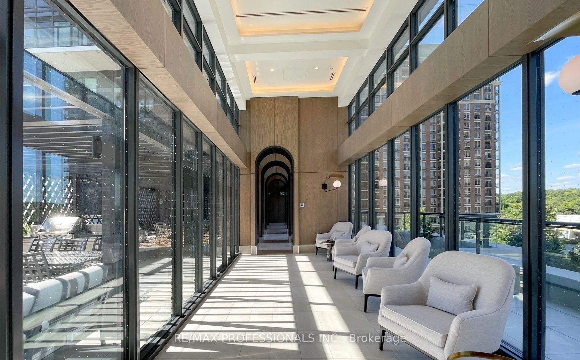 30 Inn On The Park Drive, #320