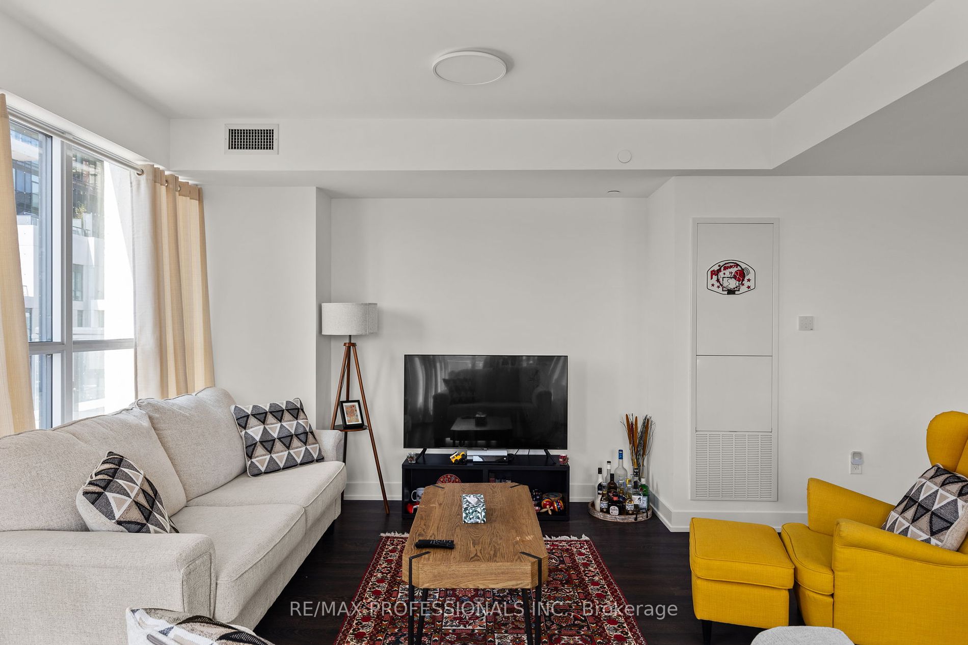 30 Inn On The Park Drive, #320