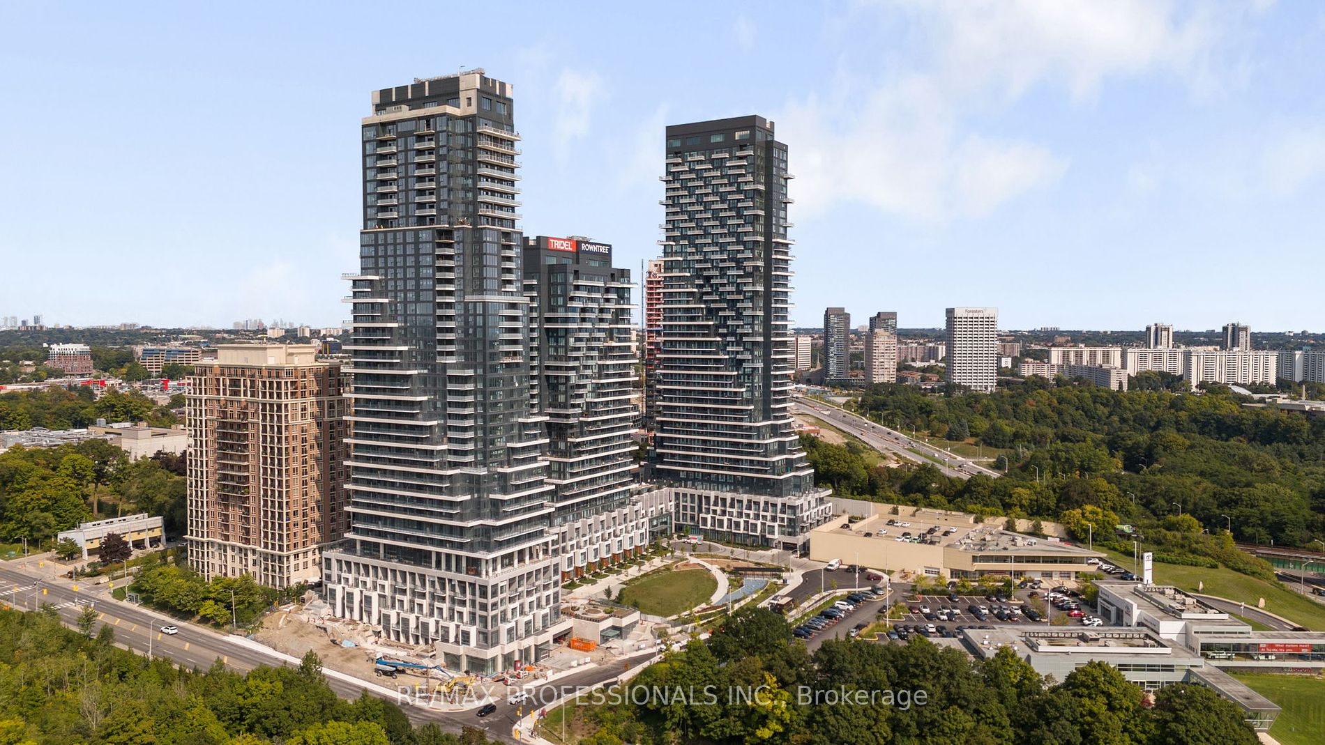 30 Inn On The Park Drive, #320