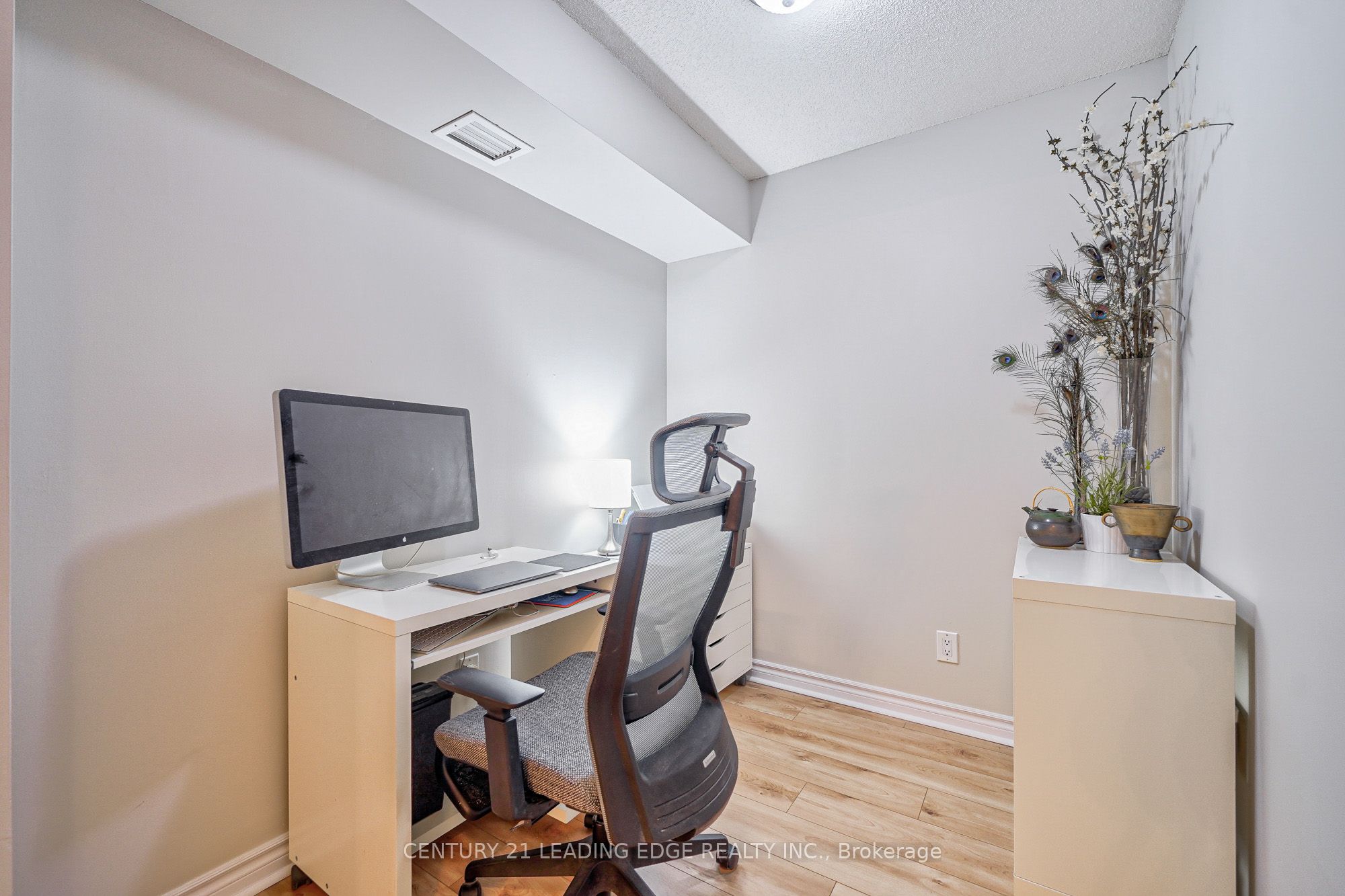 18 Kenaston Gardens, #309