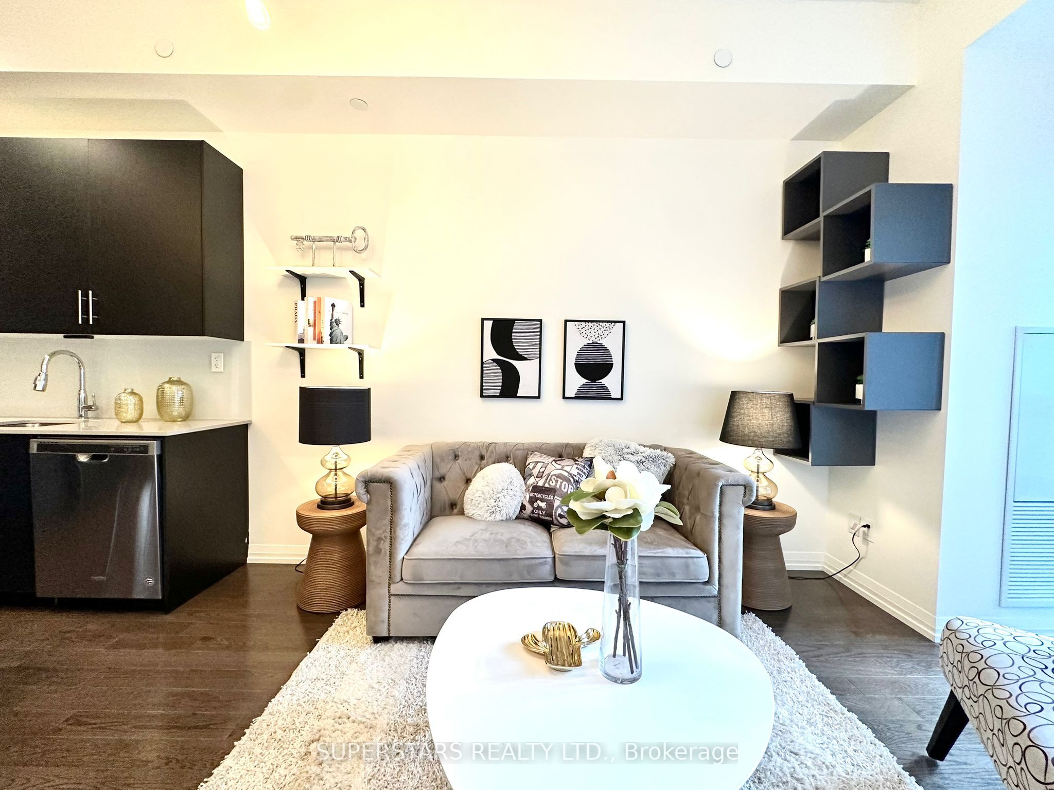 460 Adelaide Street E, #915