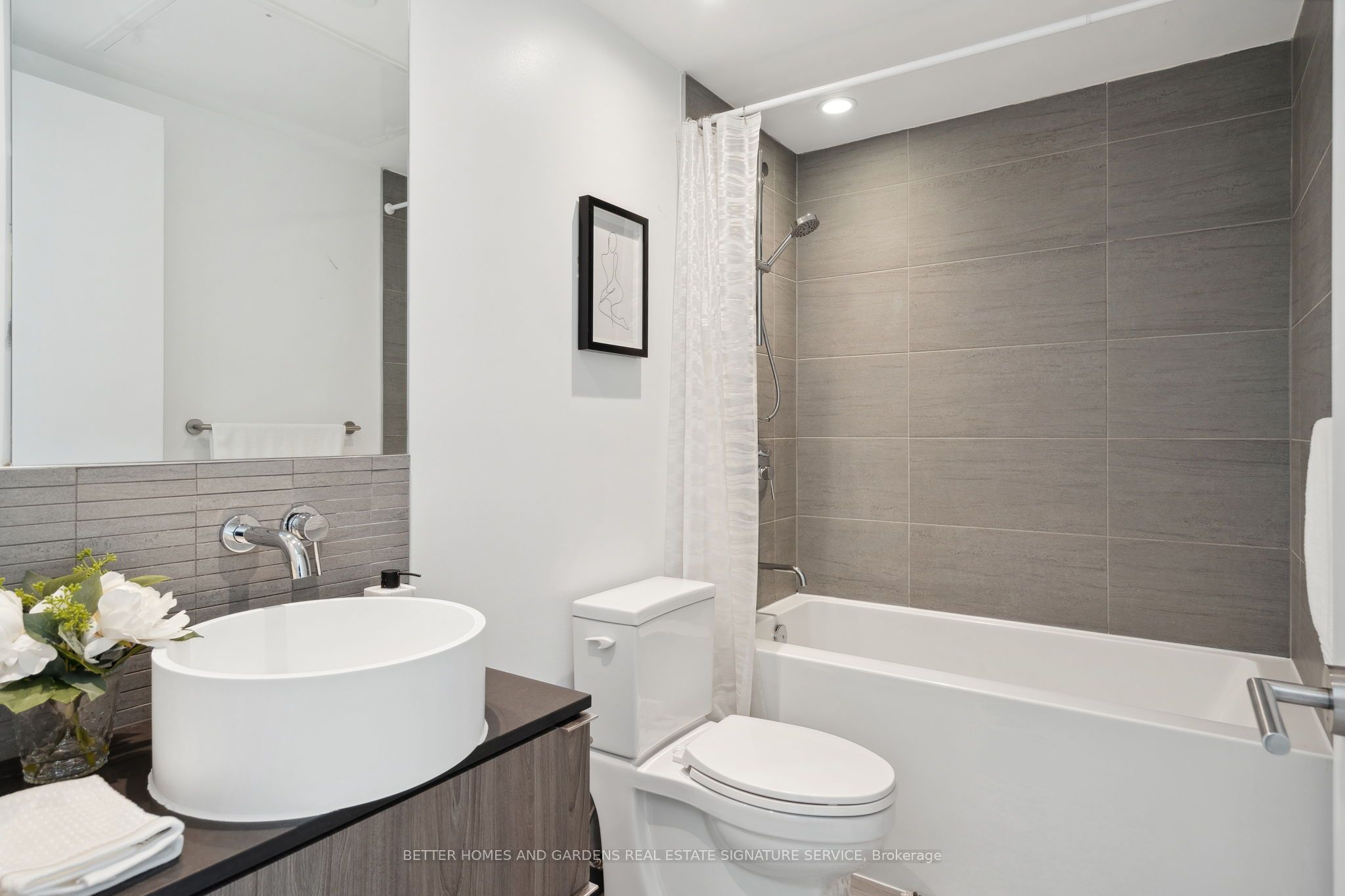 161 Roehampton Avenue, #515