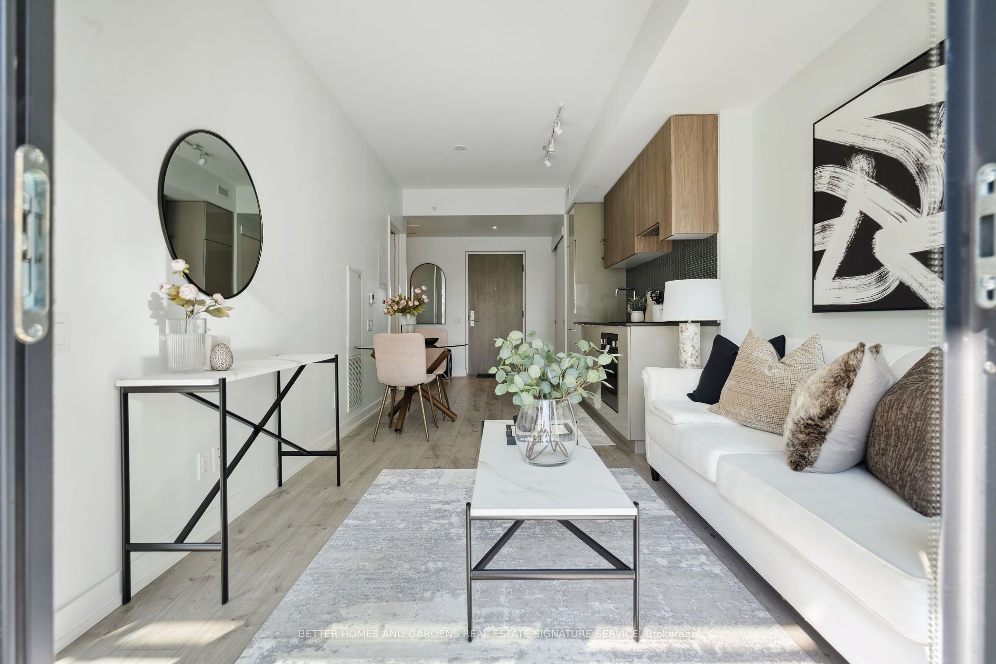 161 Roehampton Avenue, #515