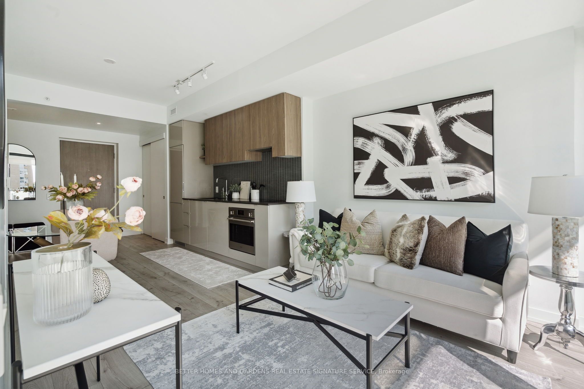 161 Roehampton Avenue, #515