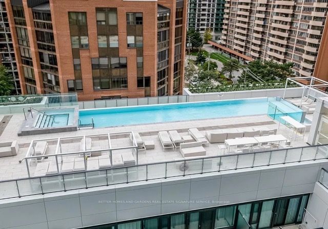 161 Roehampton Avenue, #515