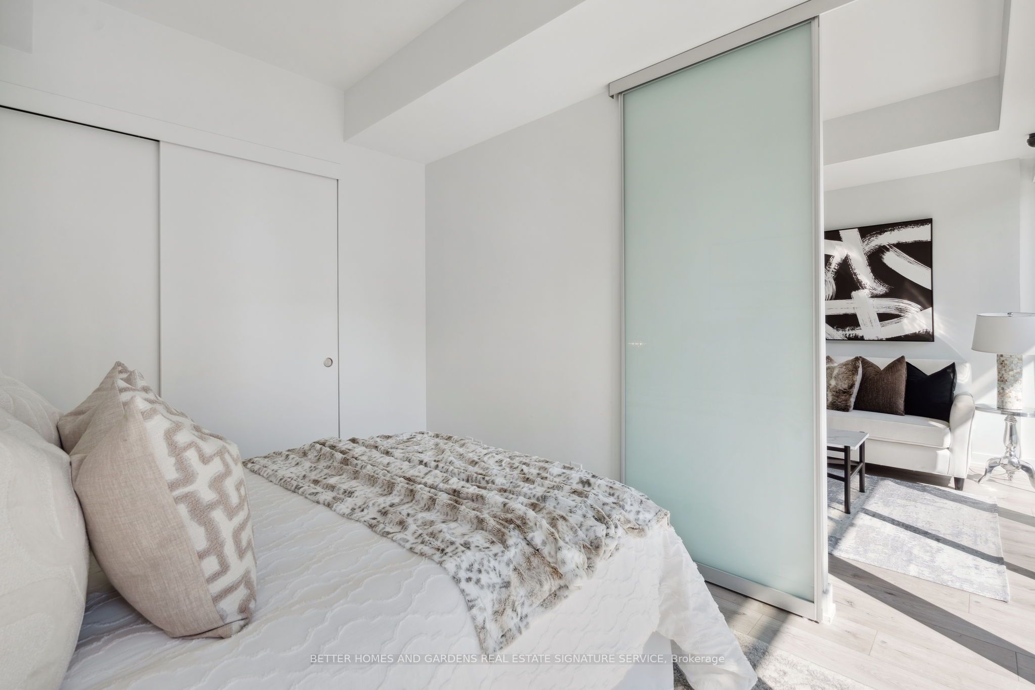 161 Roehampton Avenue, #515