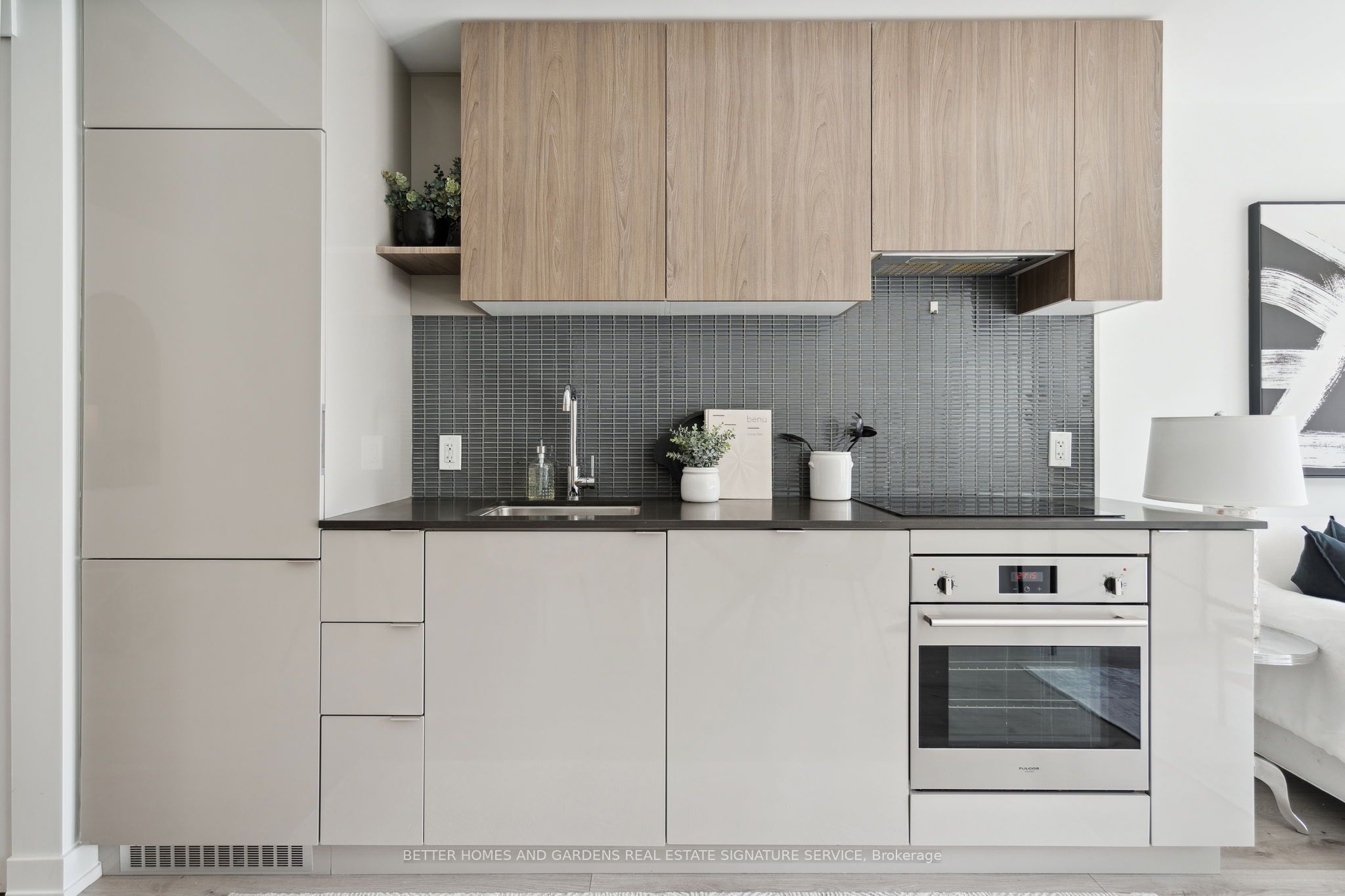 161 Roehampton Avenue, #515
