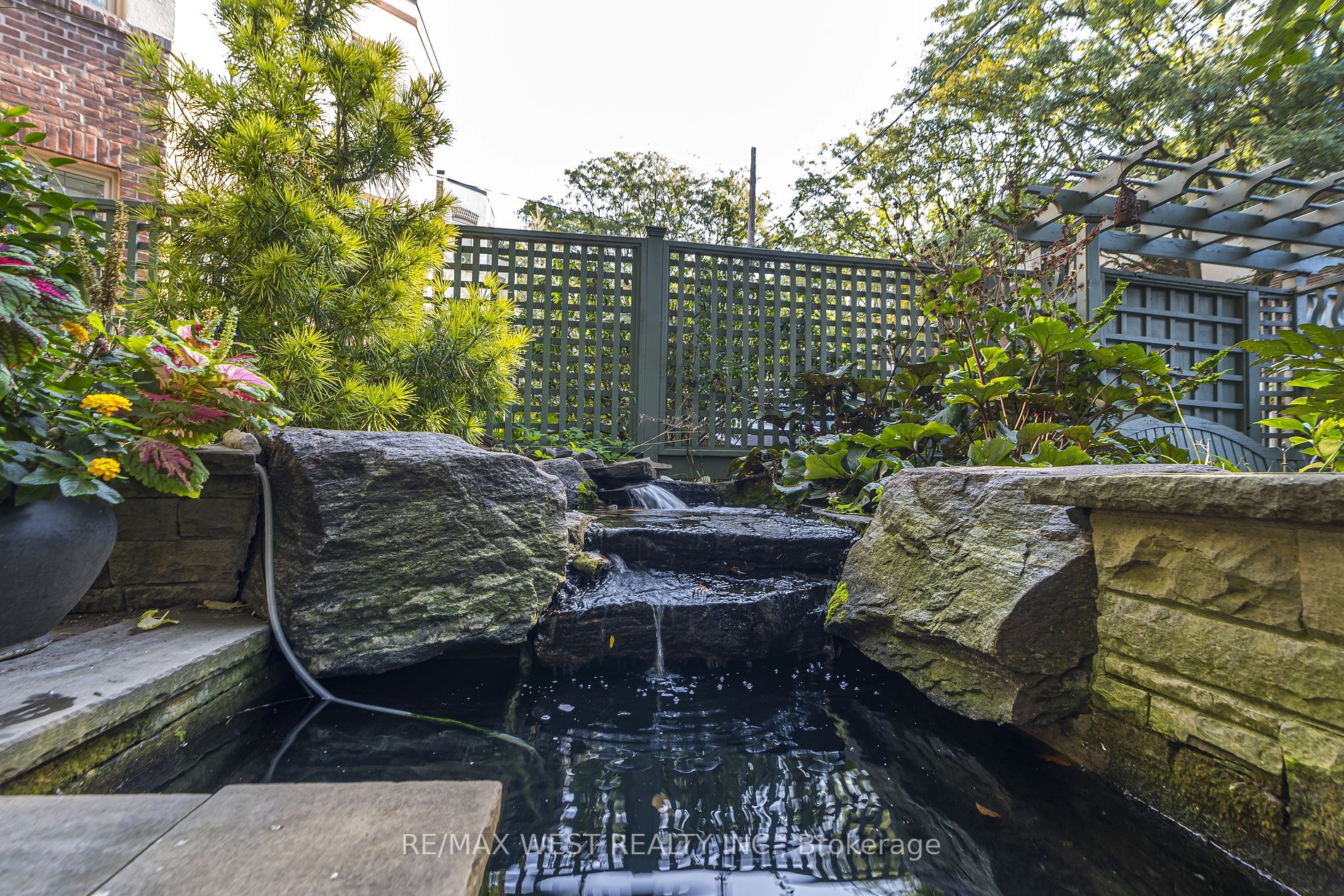 9 A&B Humewood Drive
