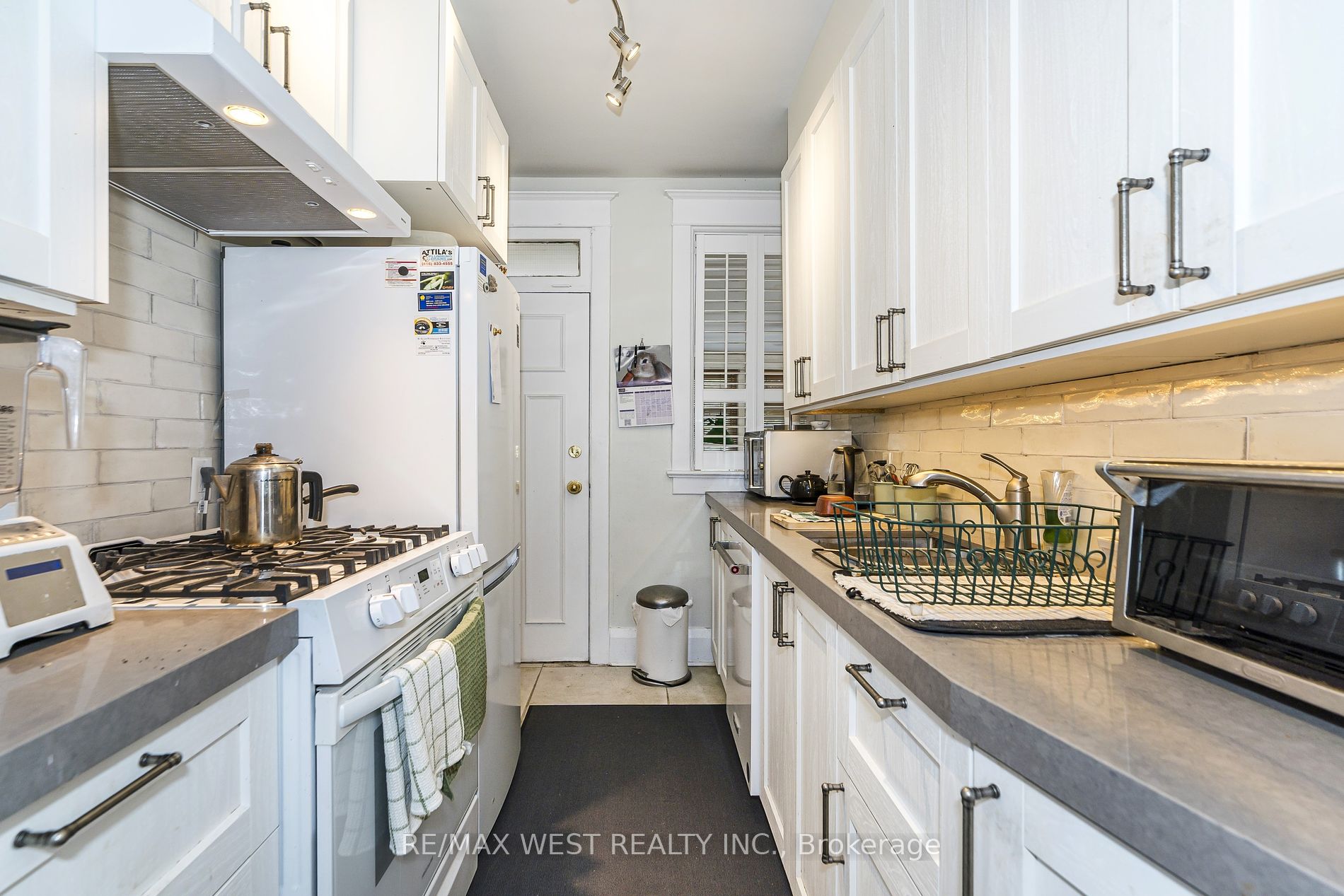 9 A&B Humewood Drive