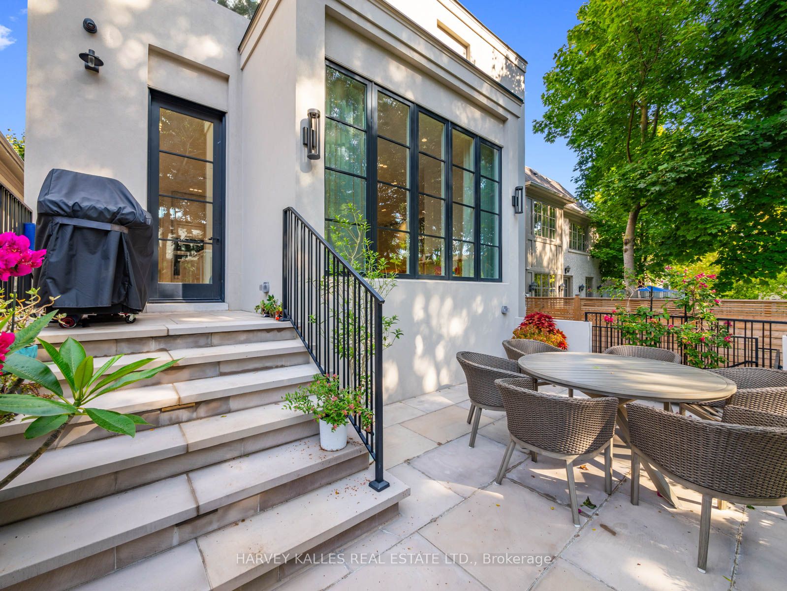 419 Glengrove Avenue