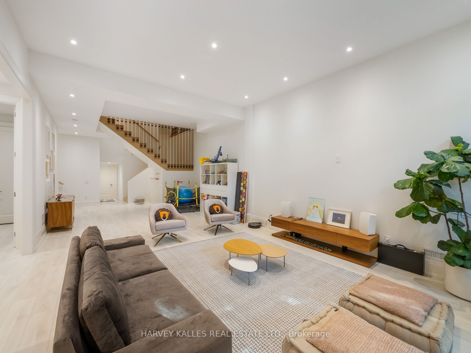 419 Glengrove Avenue
