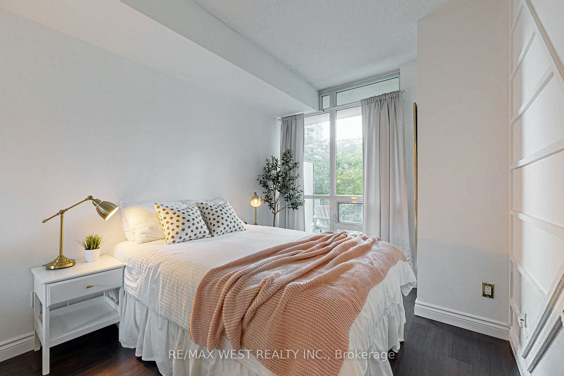 209 Fort York Boulevard #355