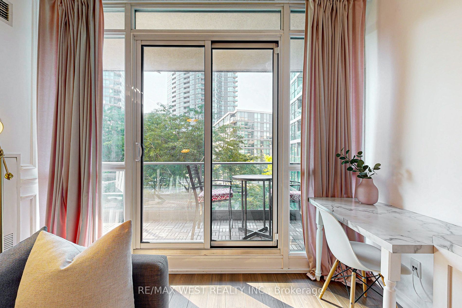 209 Fort York Boulevard #355