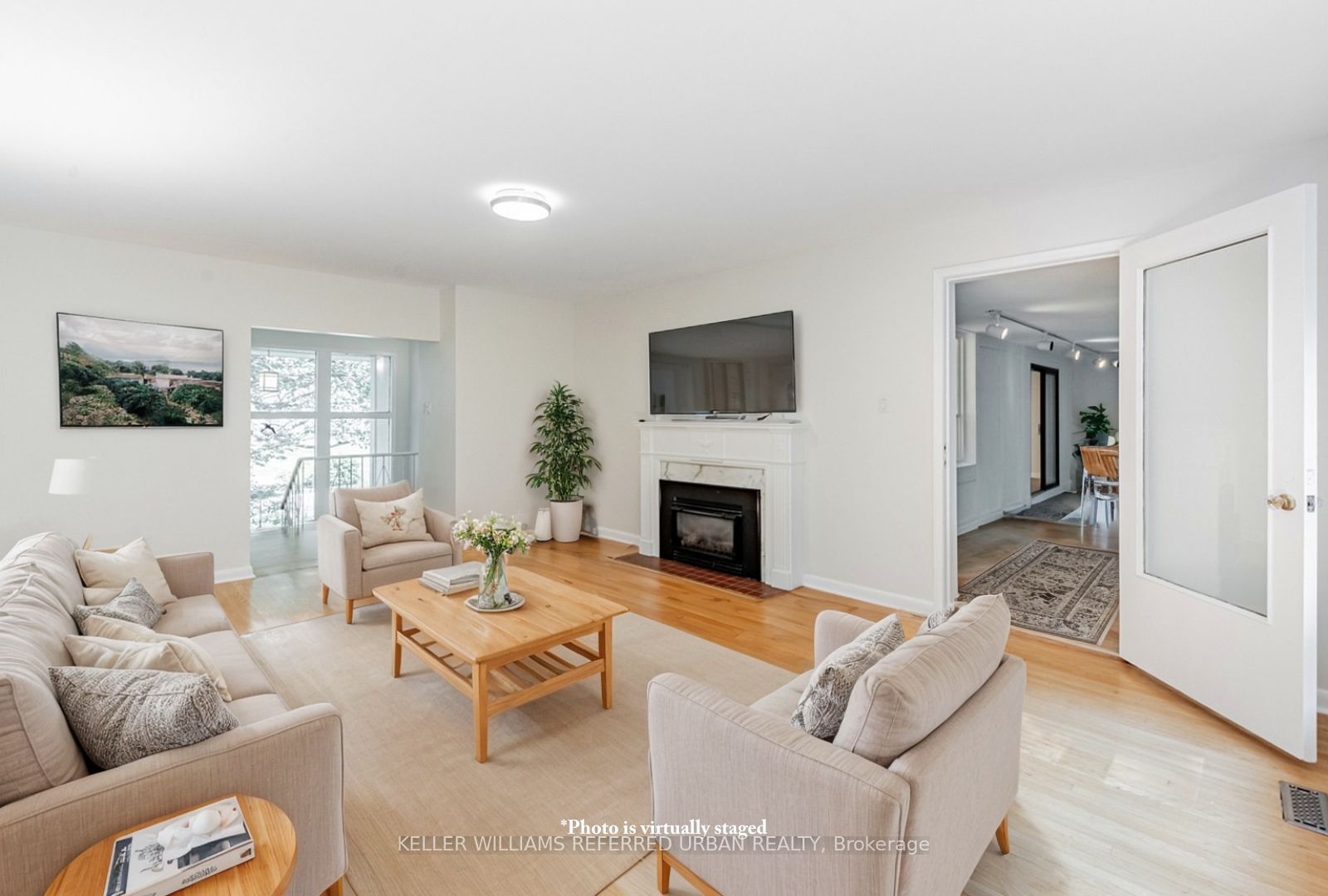 15 York Valley Crescent