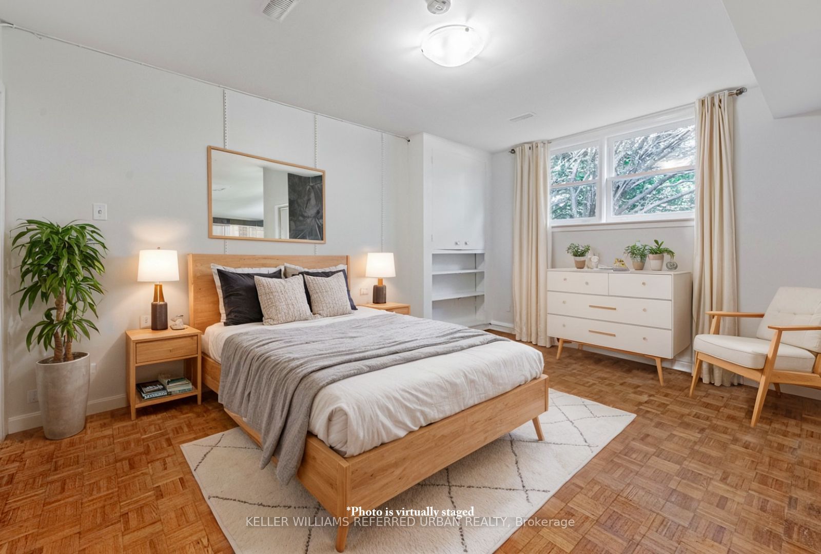 15 York Valley Crescent