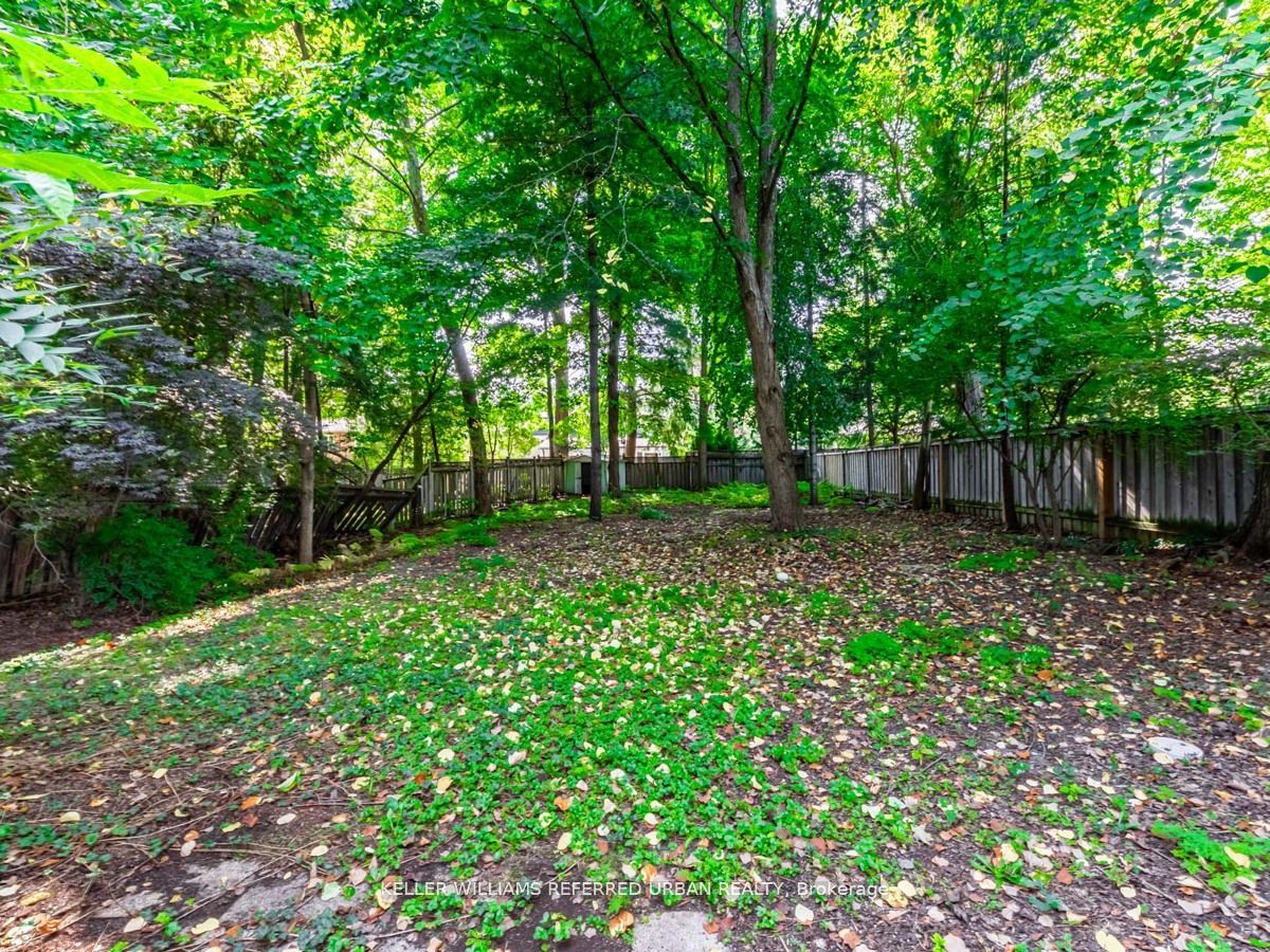 15 York Valley Crescent