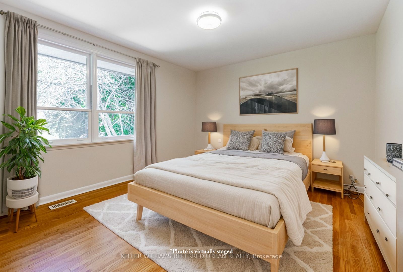 15 York Valley Crescent