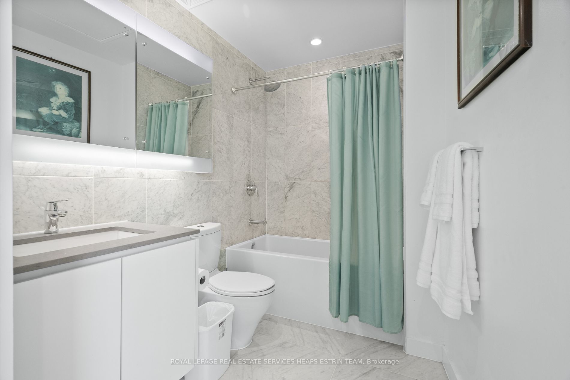 115 Mcmahon Drive, #2711