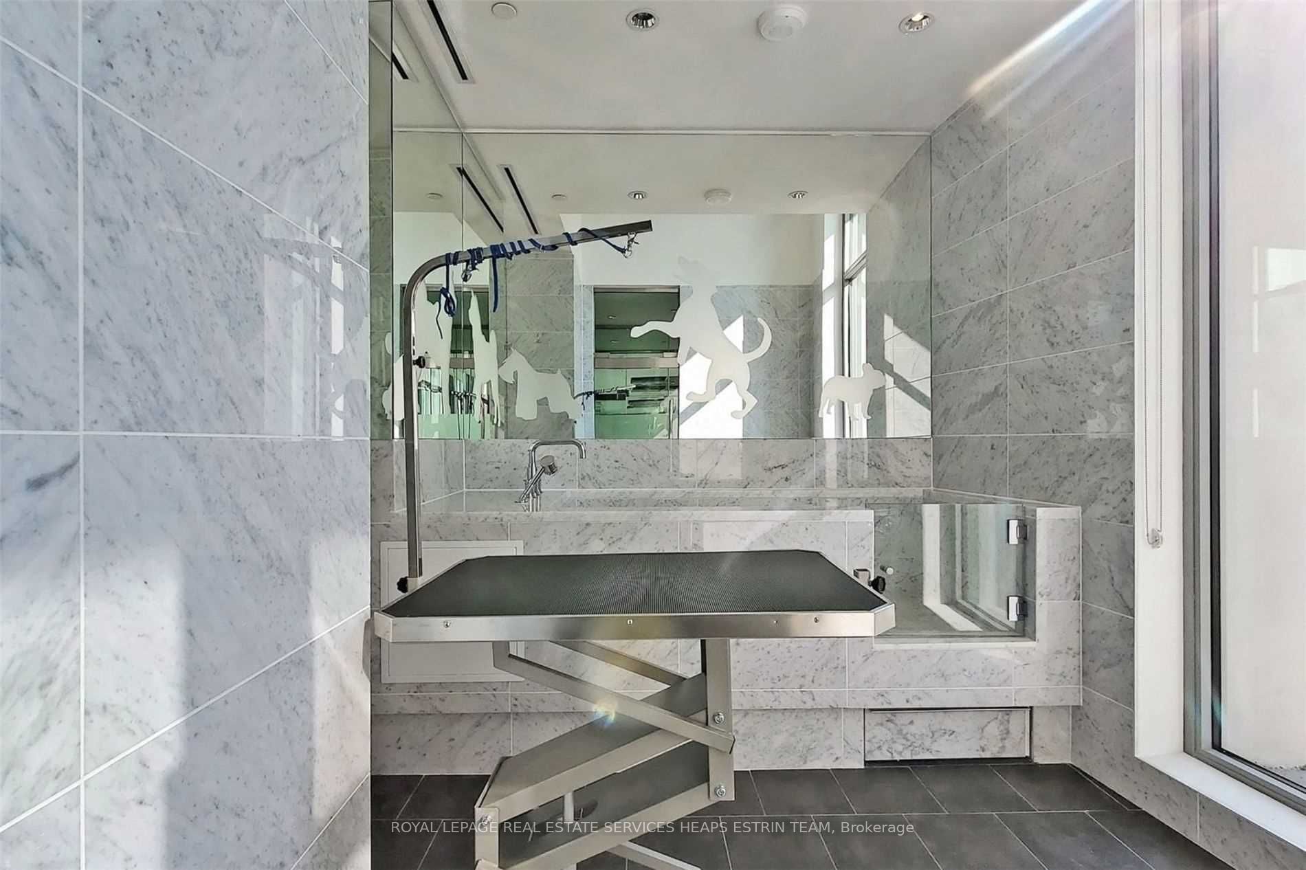 115 Mcmahon Drive, #2711