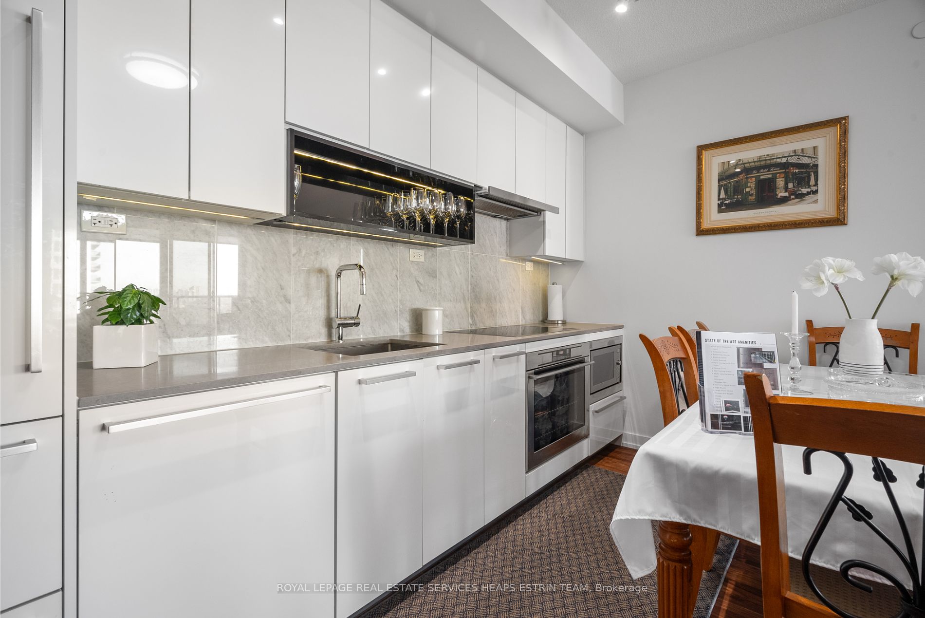 115 Mcmahon Drive, #2711